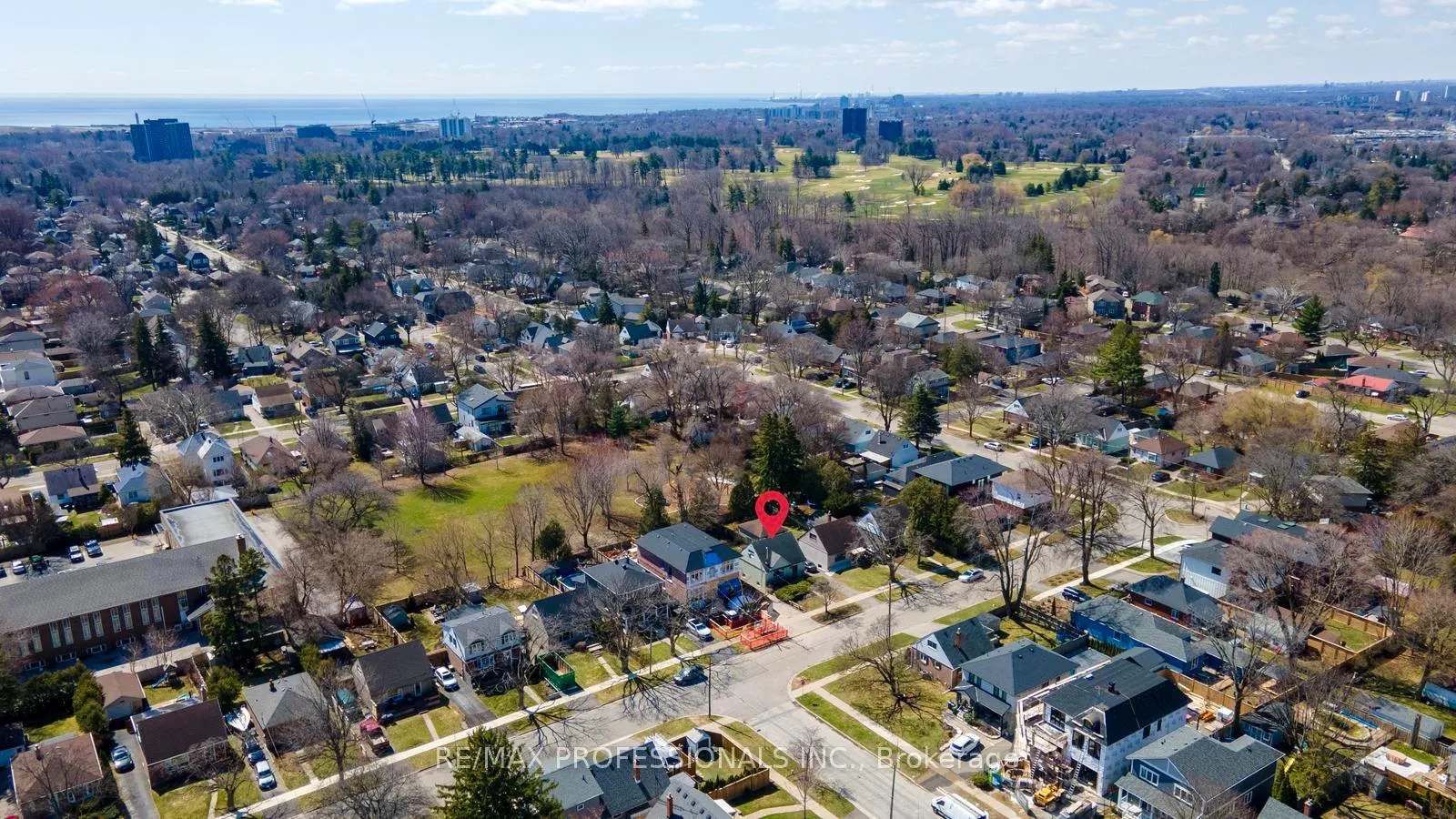 Photo 39 of 11 Mitcham Drive, Etobicoke, Alderwood — HOMEH