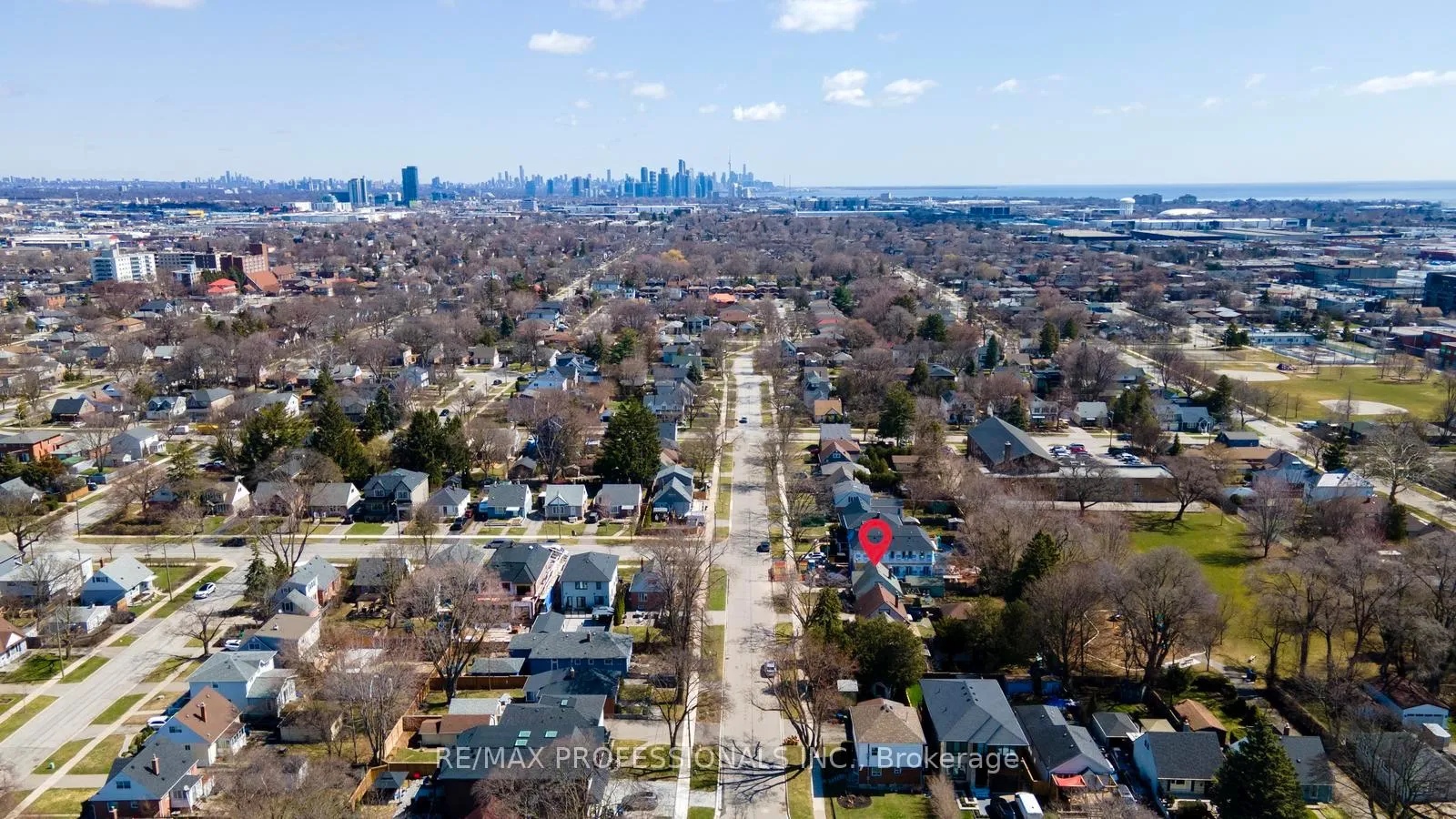 Photo 43 of 11 Mitcham Drive, Etobicoke, Alderwood — HOMEH