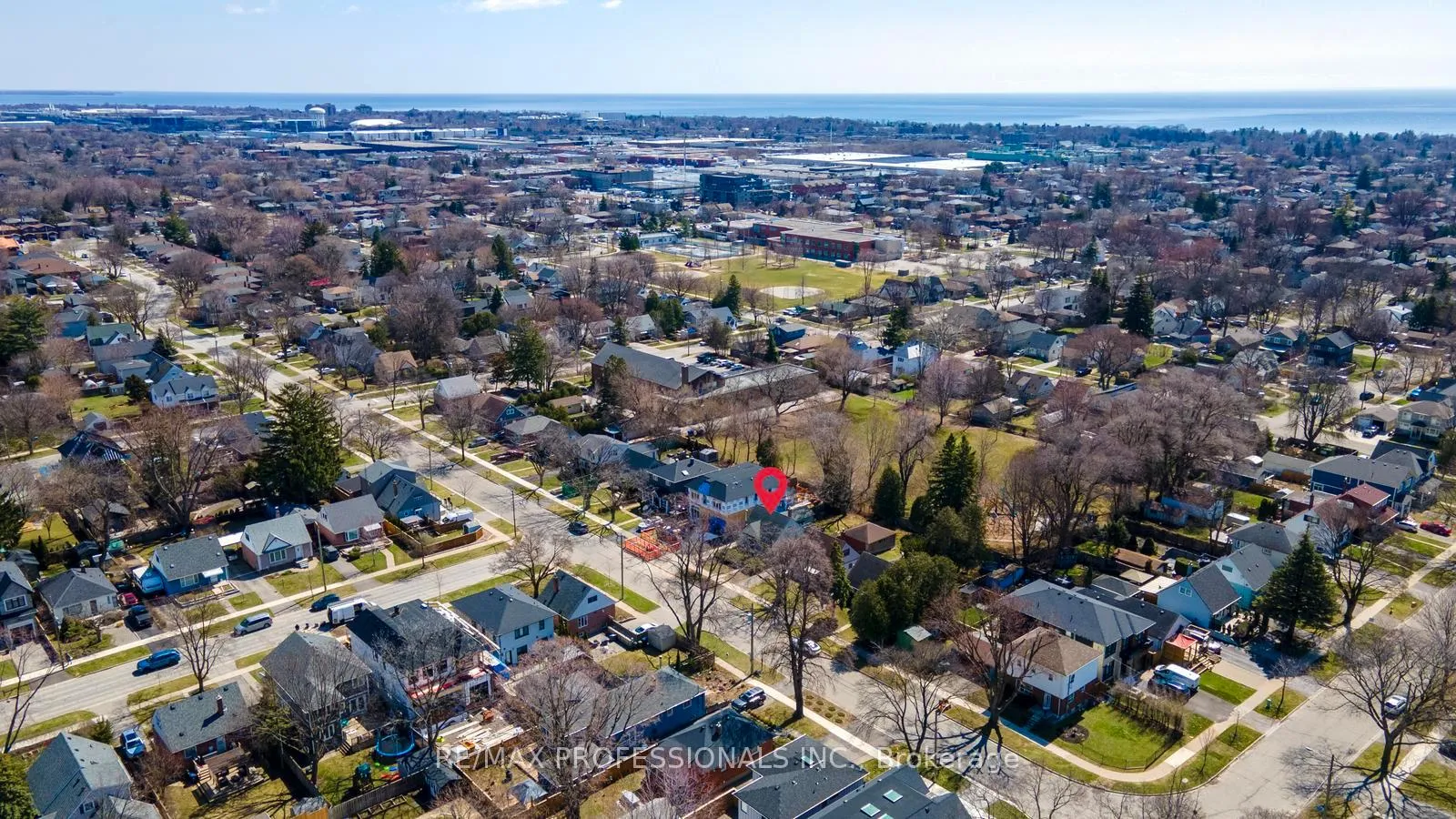 Photo 44 of 11 Mitcham Drive, Etobicoke, Alderwood — HOMEH