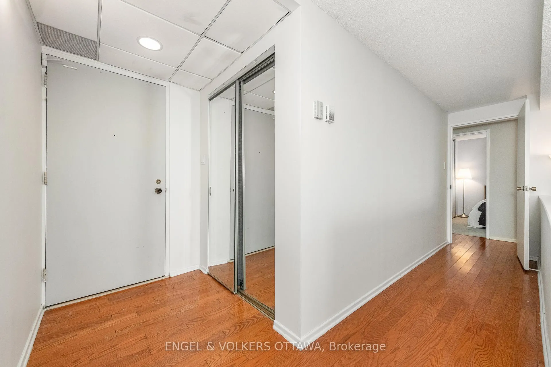 Photo 6 of Unit 906, 373 Laurier Avenue E, Ottawa, Sandy Hill — HOMEH
