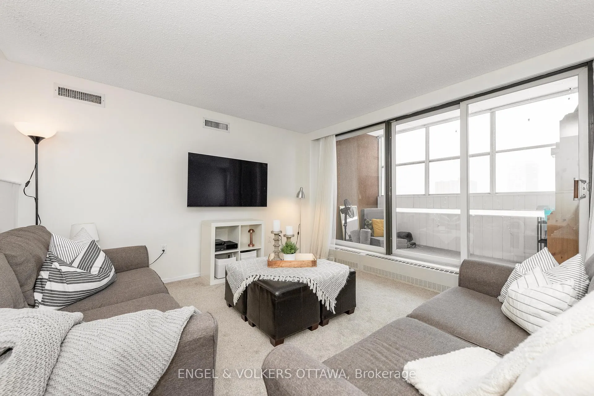 Photo 10 of Unit 906, 373 Laurier Avenue E, Ottawa, Sandy Hill — HOMEH