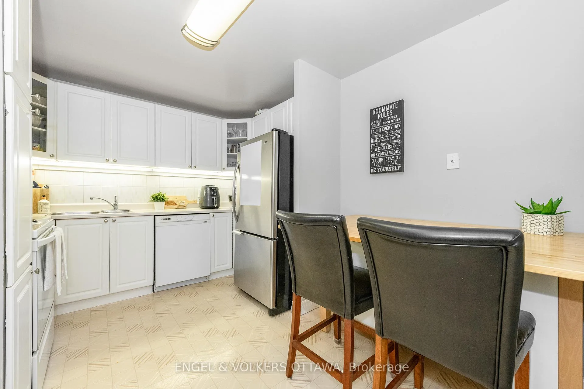 Photo 19 of Unit 906, 373 Laurier Avenue E, Ottawa, Sandy Hill — HOMEH