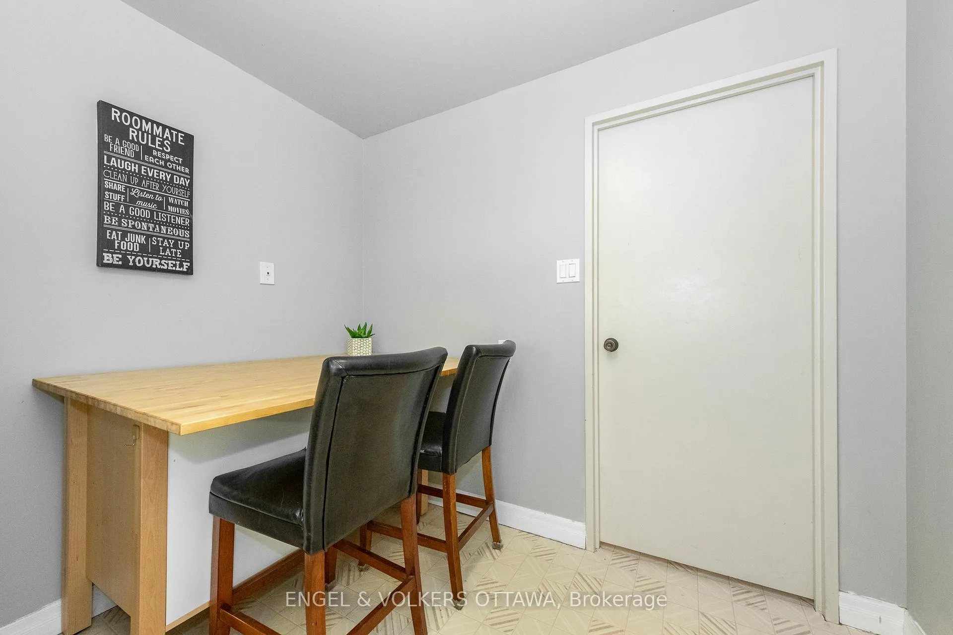 Photo 23 of Unit 906, 373 Laurier Avenue E, Ottawa, Sandy Hill — HOMEH