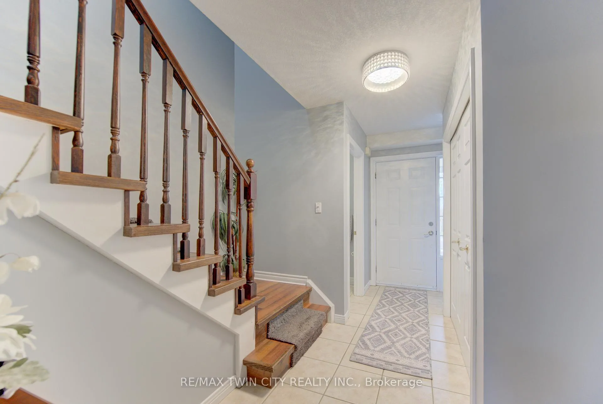 Photo 4 of Unit A, 651 Pinerow Crescent, Waterloo — HOMEH