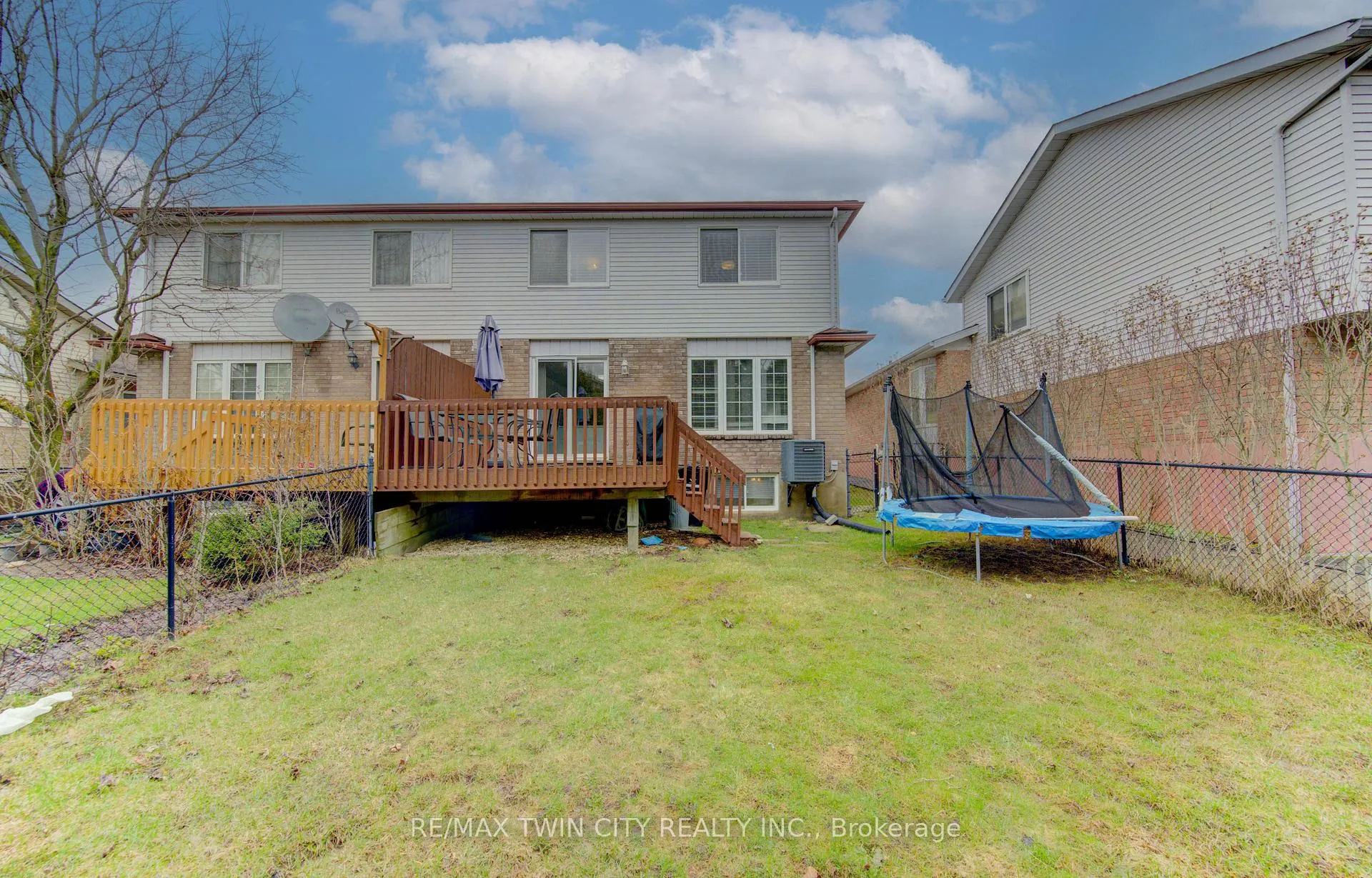 Photo 37 of Unit A, 651 Pinerow Crescent, Waterloo — HOMEH