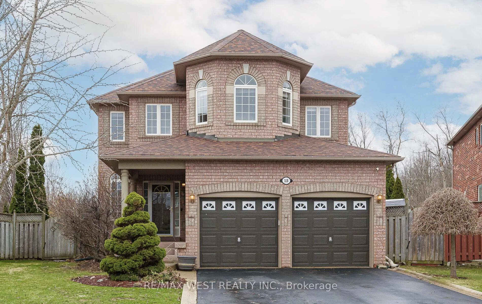 Photo 2 of 15 Virginia Drive, Brampton, Snelgrove — HOMEH