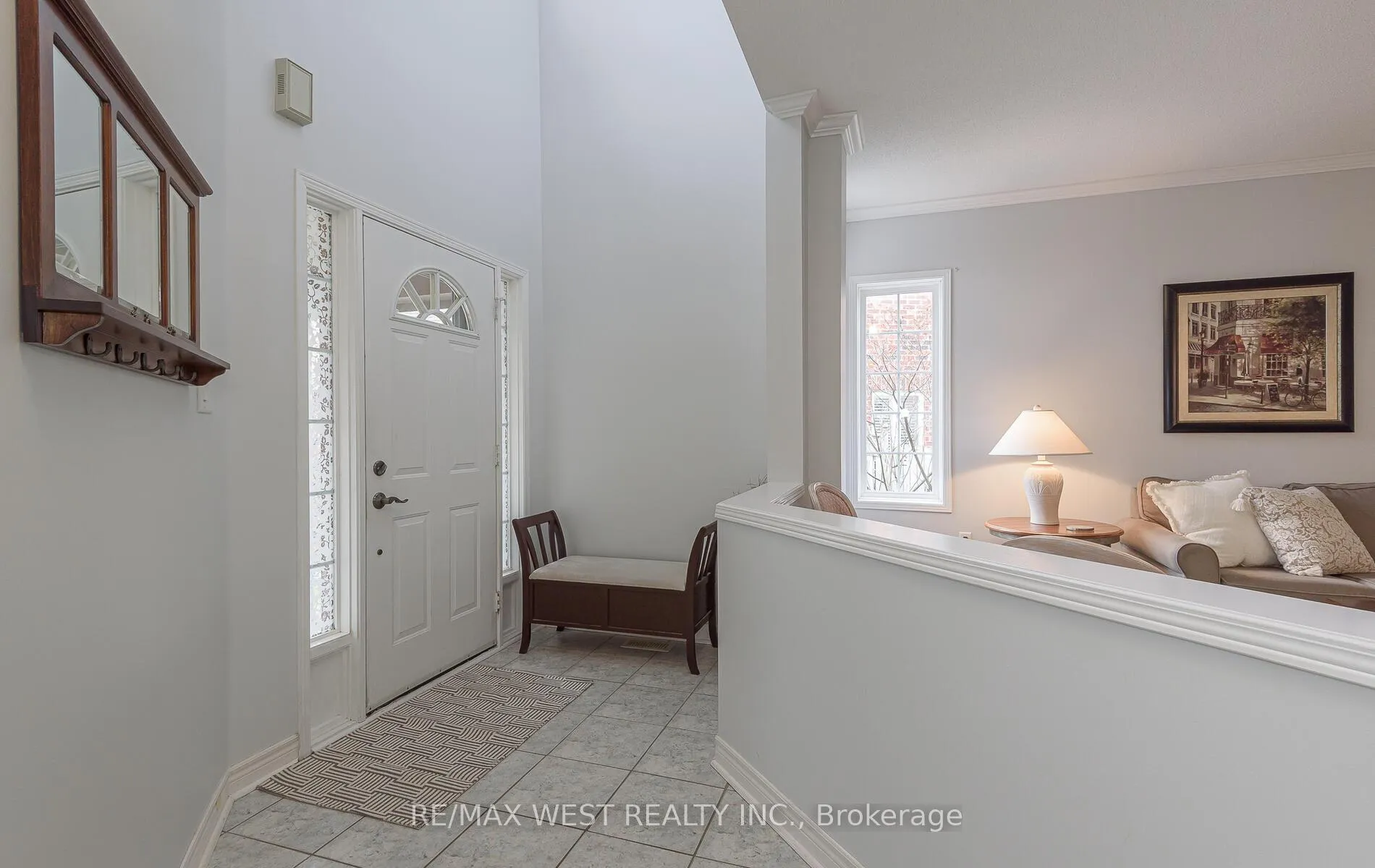 Photo 4 of 15 Virginia Drive, Brampton, Snelgrove — HOMEH