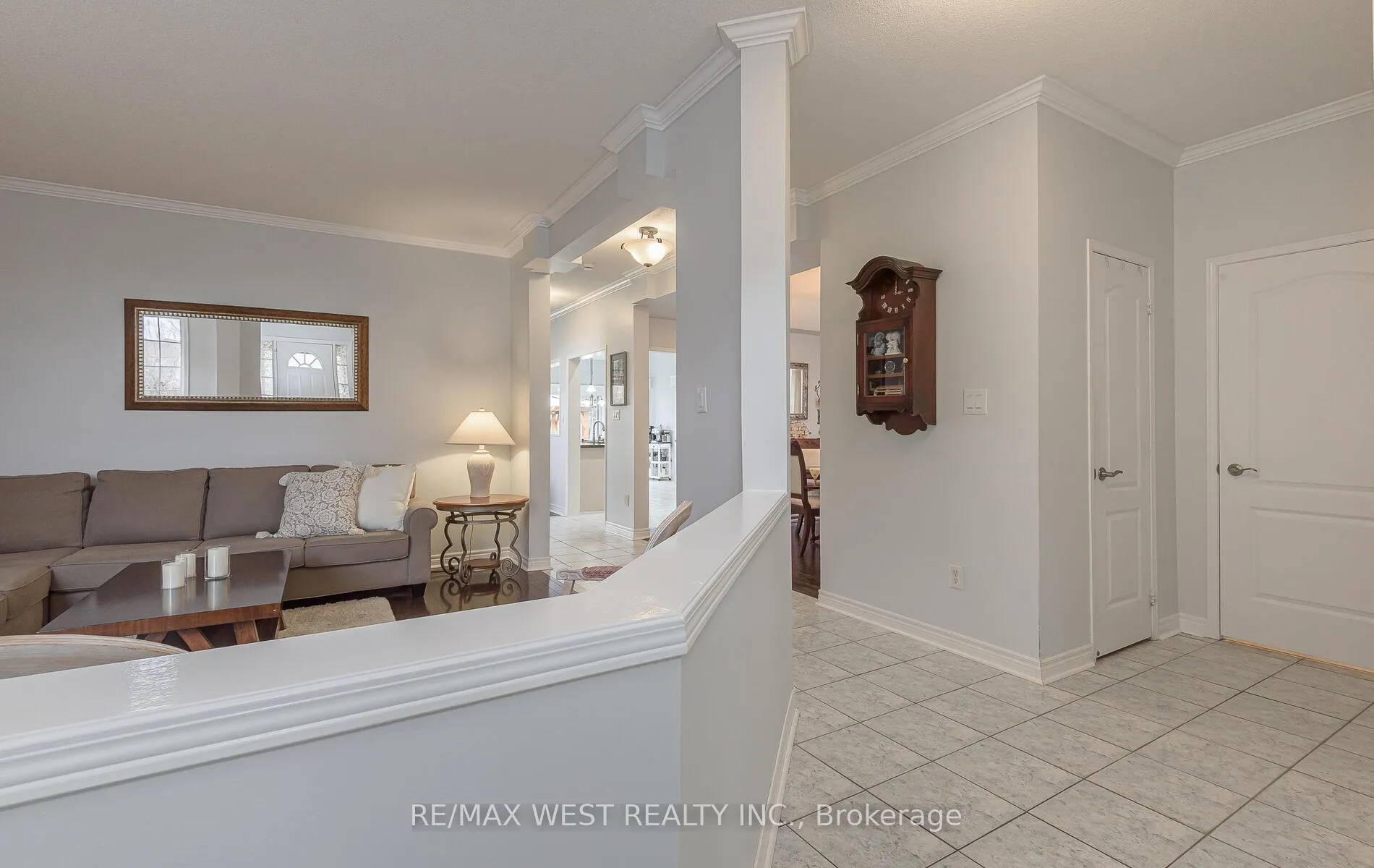 Photo 5 of 15 Virginia Drive, Brampton, Snelgrove — HOMEH