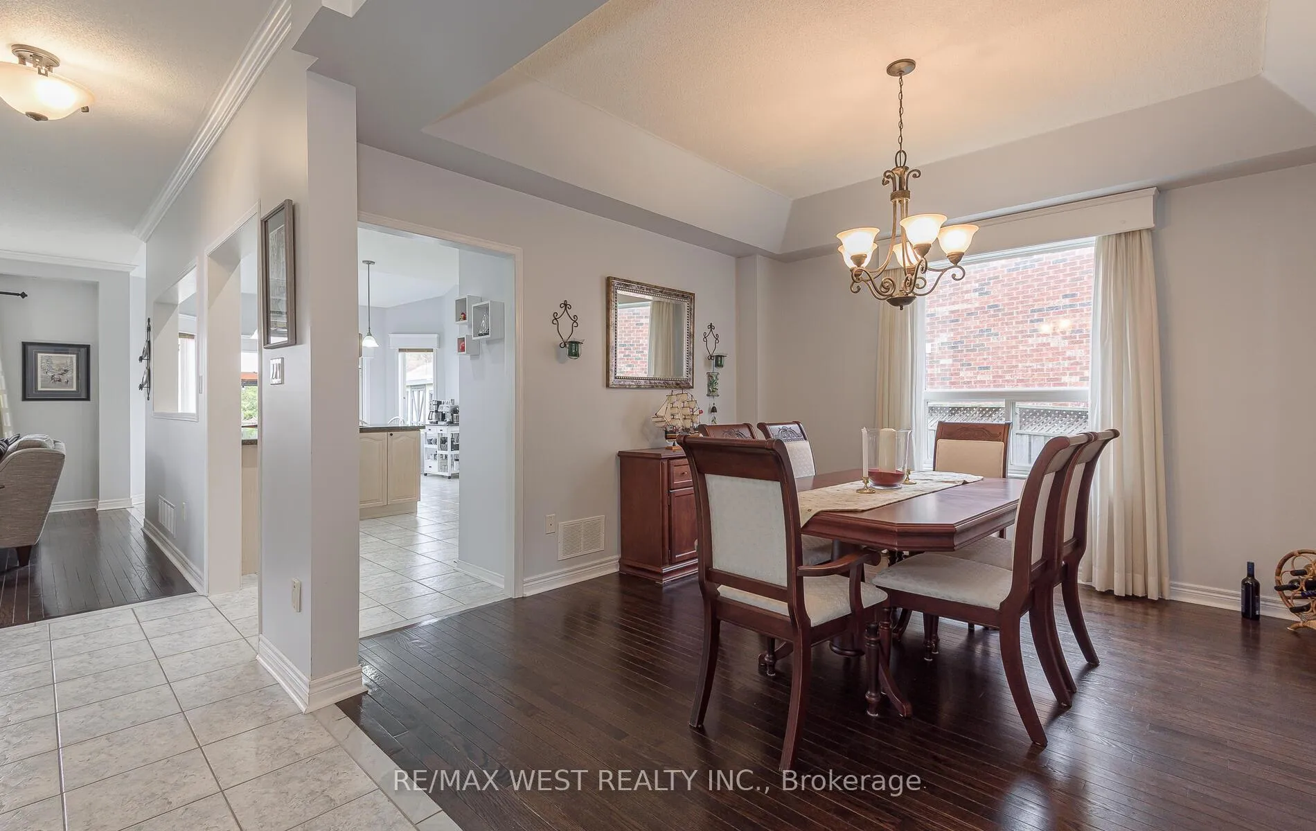 Photo 8 of 15 Virginia Drive, Brampton, Snelgrove — HOMEH