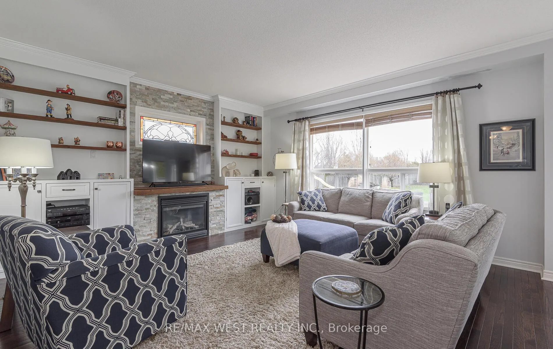 Photo 11 of 15 Virginia Drive, Brampton, Snelgrove — HOMEH