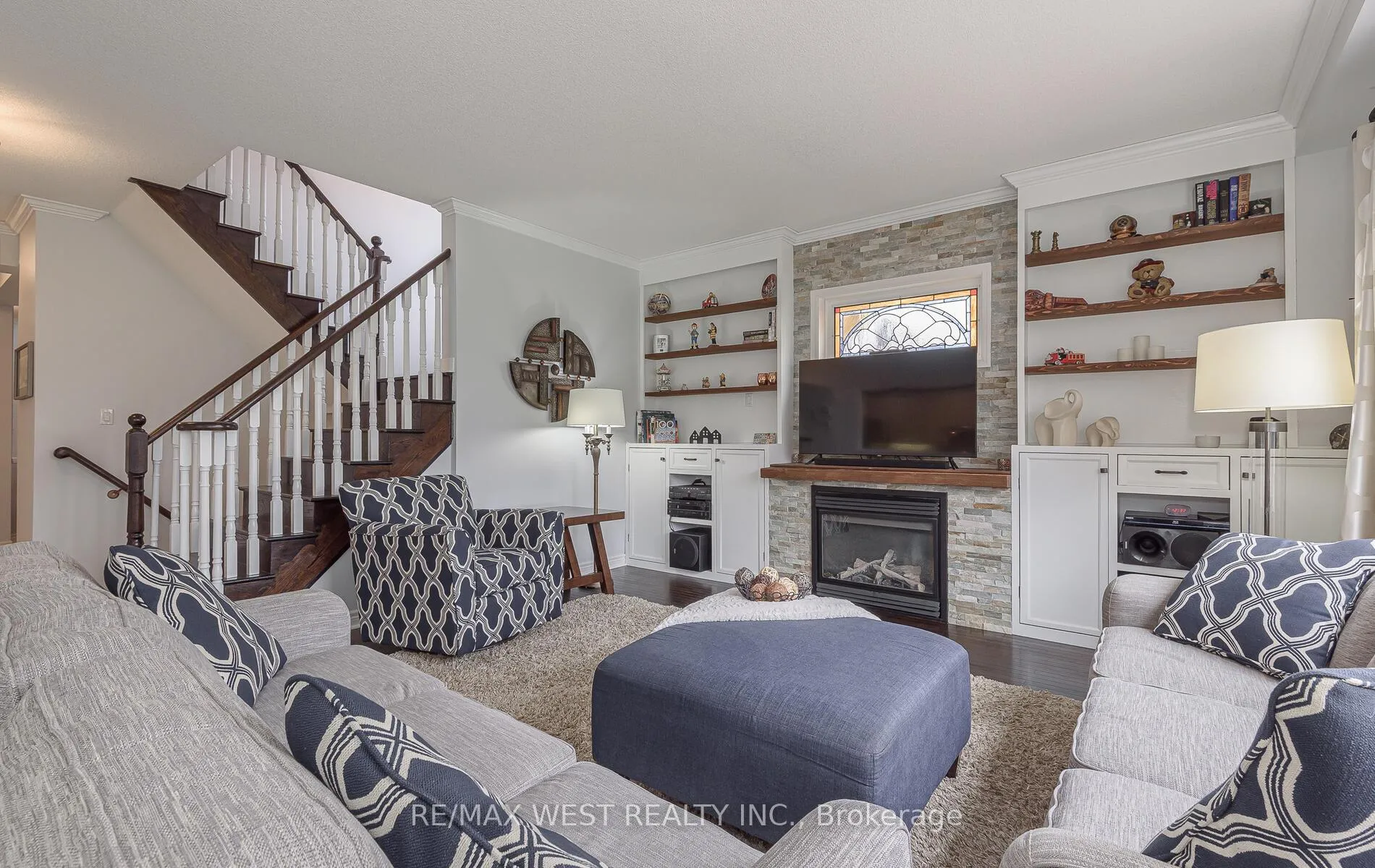 Photo 12 of 15 Virginia Drive, Brampton, Snelgrove — HOMEH