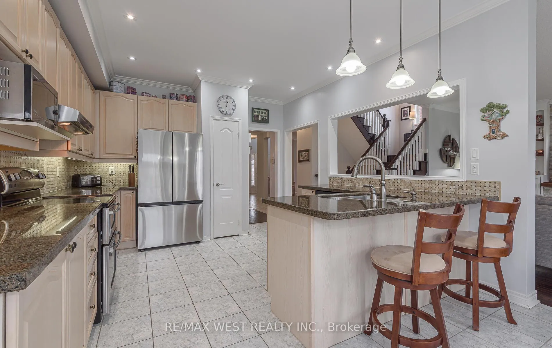 Photo 14 of 15 Virginia Drive, Brampton, Snelgrove — HOMEH