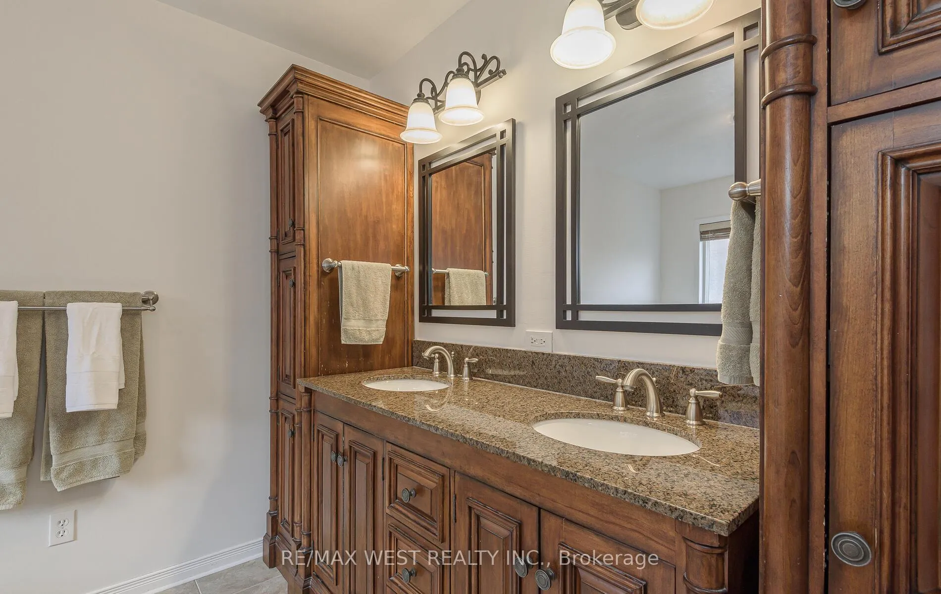 Photo 24 of 15 Virginia Drive, Brampton, Snelgrove — HOMEH