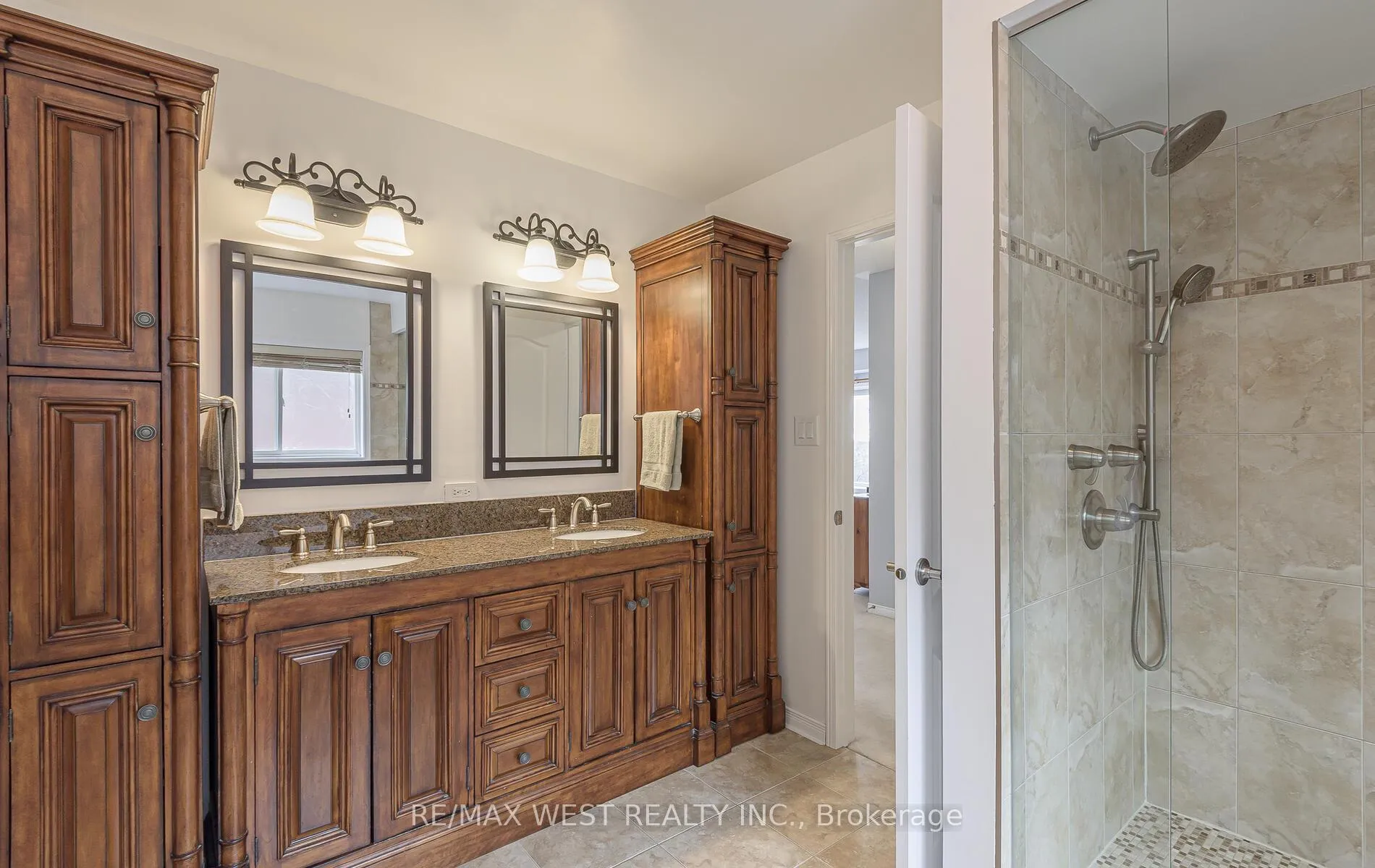 Photo 26 of 15 Virginia Drive, Brampton, Snelgrove — HOMEH