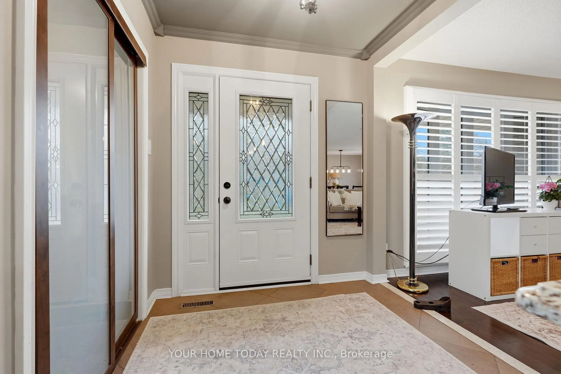 Photo 5 of 31 Chelvin Drive, Halton Hills, Georgetown — HOMEH