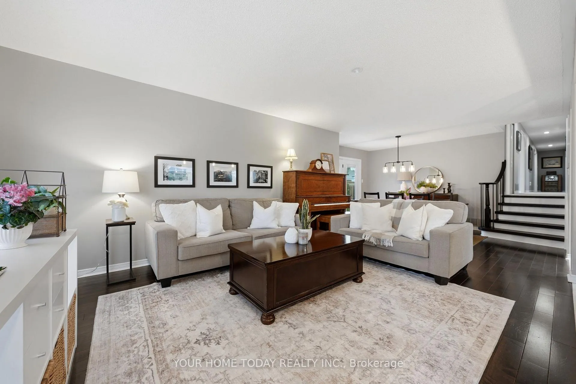 Photo 7 of 31 Chelvin Drive, Halton Hills, Georgetown — HOMEH