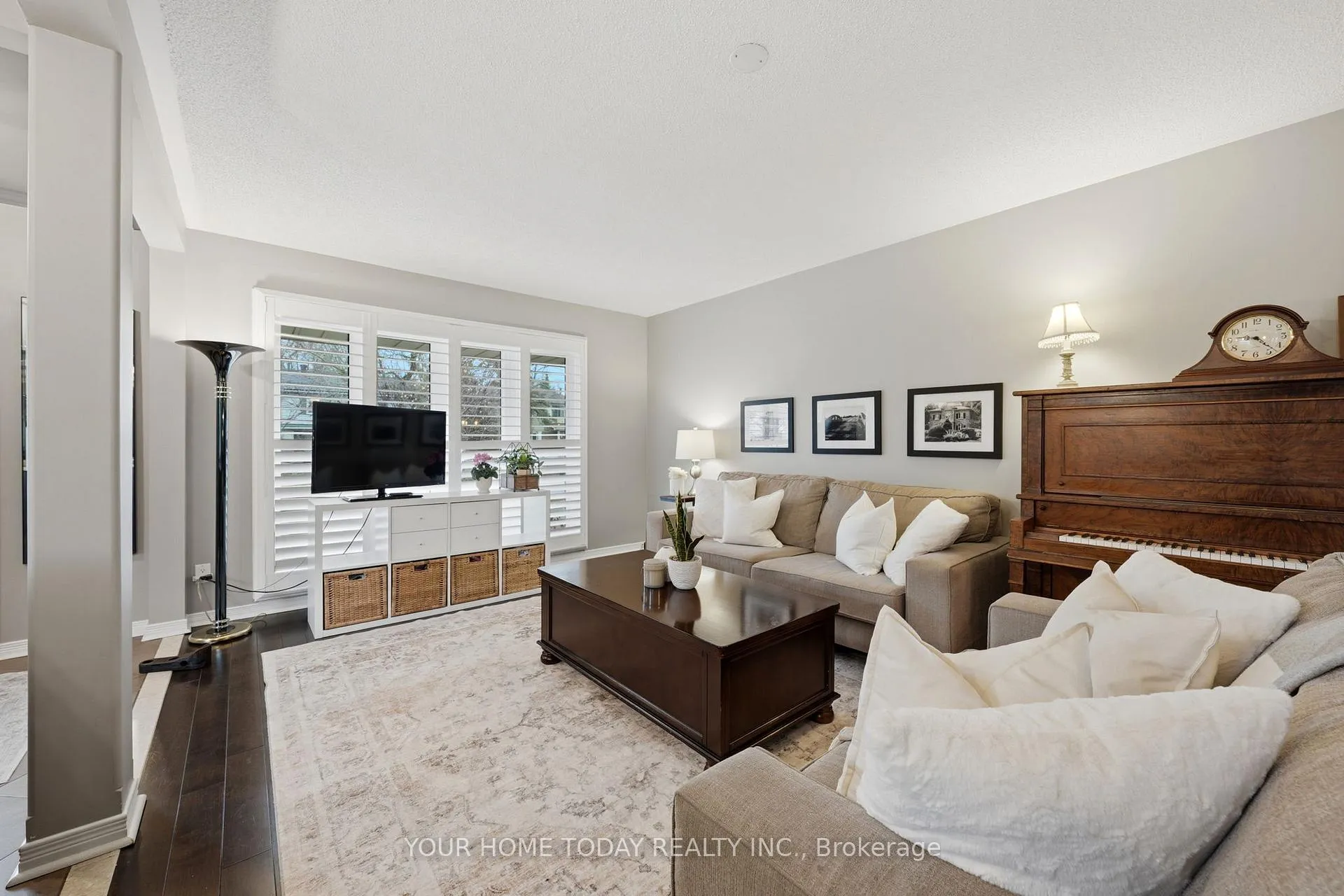 Photo 8 of 31 Chelvin Drive, Halton Hills, Georgetown — HOMEH