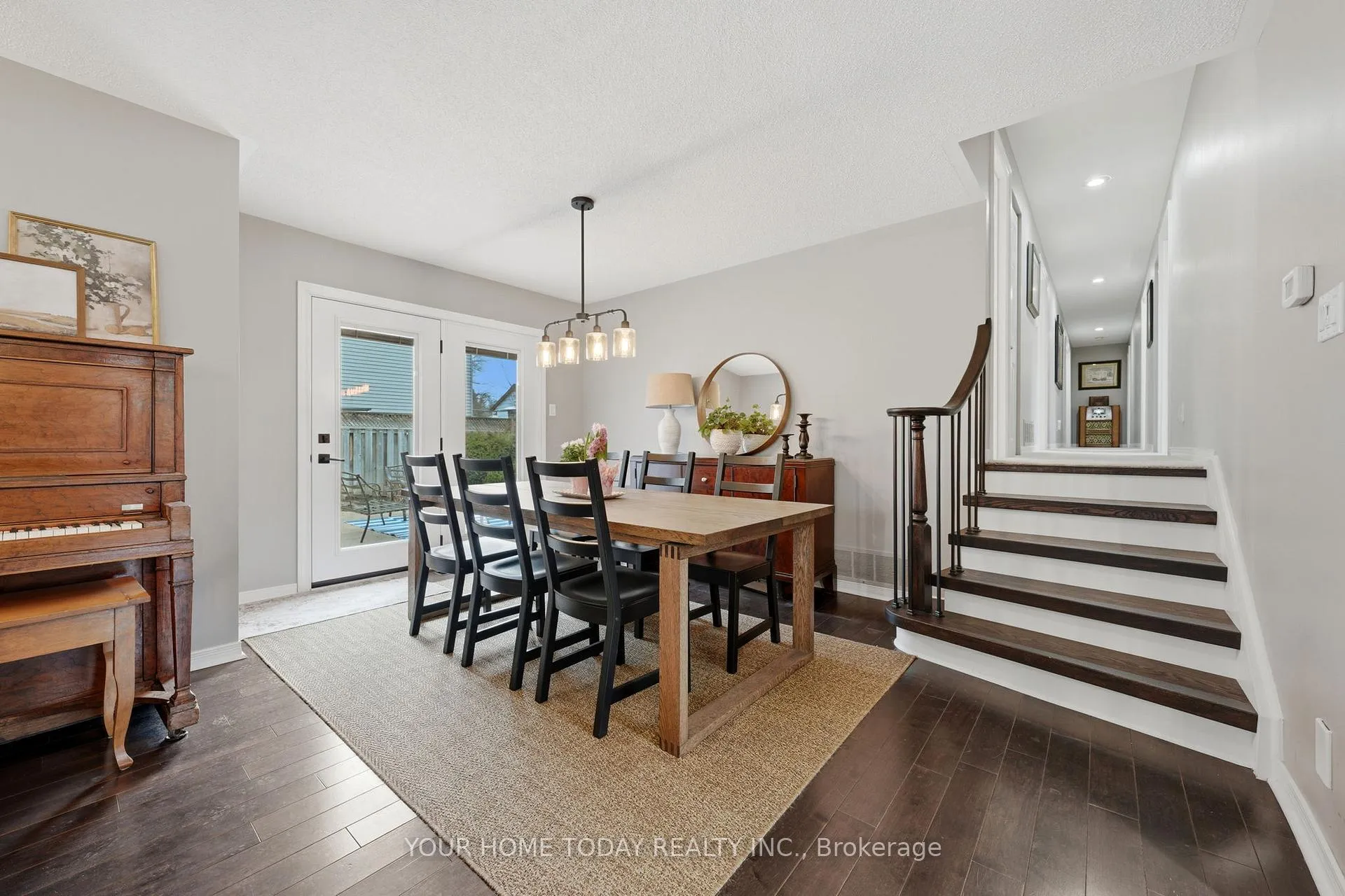 Photo 14 of 31 Chelvin Drive, Halton Hills, Georgetown — HOMEH