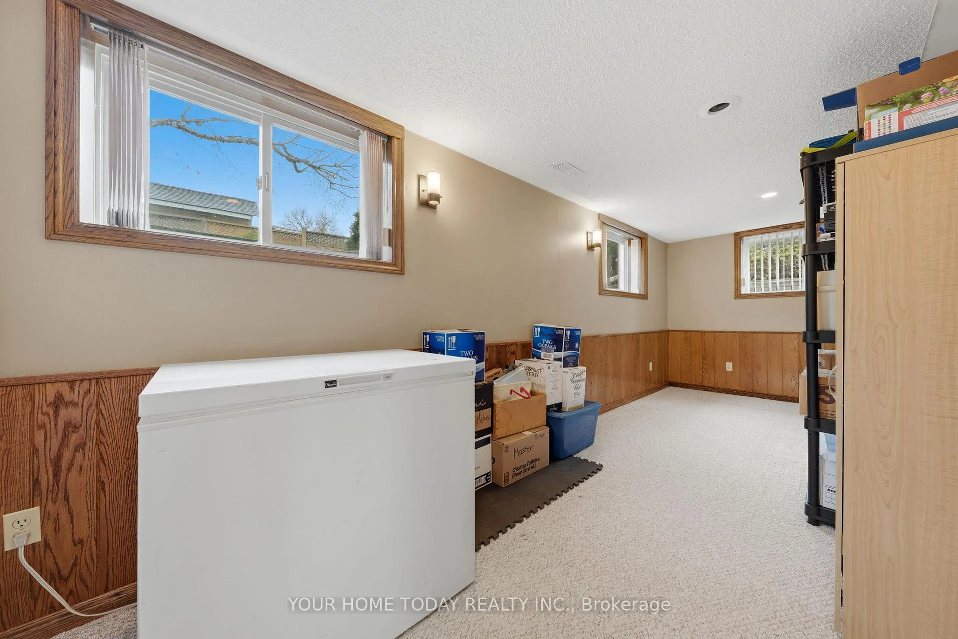 Photo 32 of 31 Chelvin Drive, Halton Hills, Georgetown — HOMEH