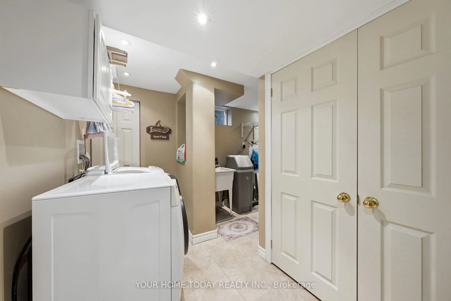 Photo 33 of 31 Chelvin Drive, Halton Hills, Georgetown — HOMEH