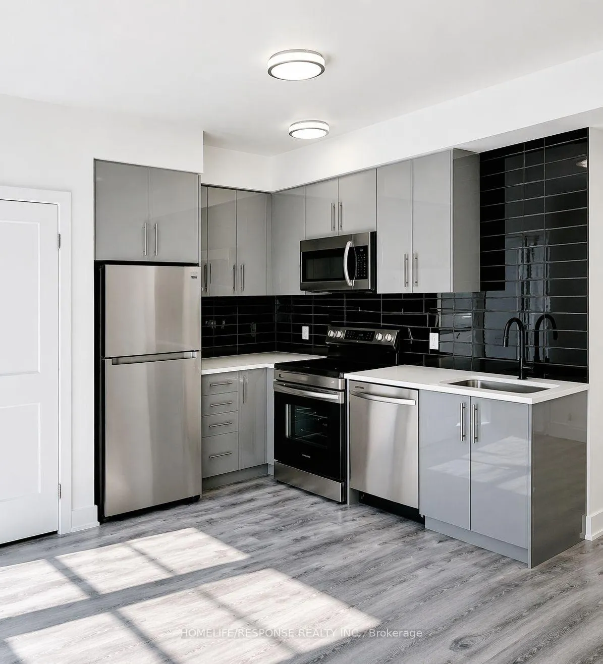 Photo 4 of Unit 202, 6065 Mcleod Road, Niagara Falls, Arad/Fallsview — HOMEH