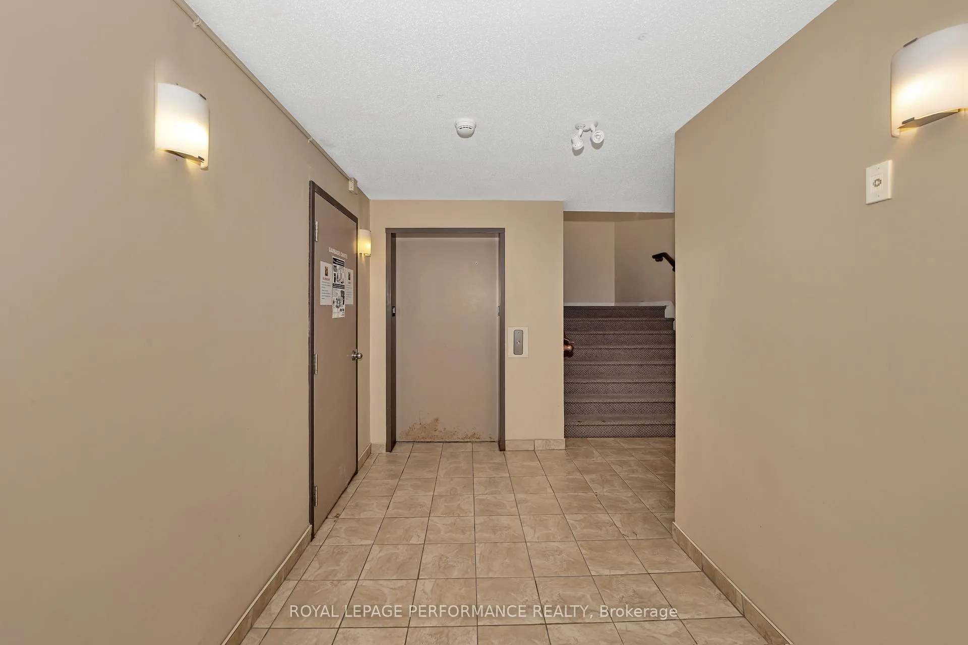 Photo 4 of Unit 203, 1921 St Joseph Boulevard, Ottawa, Convent Glen South — HOMEH
