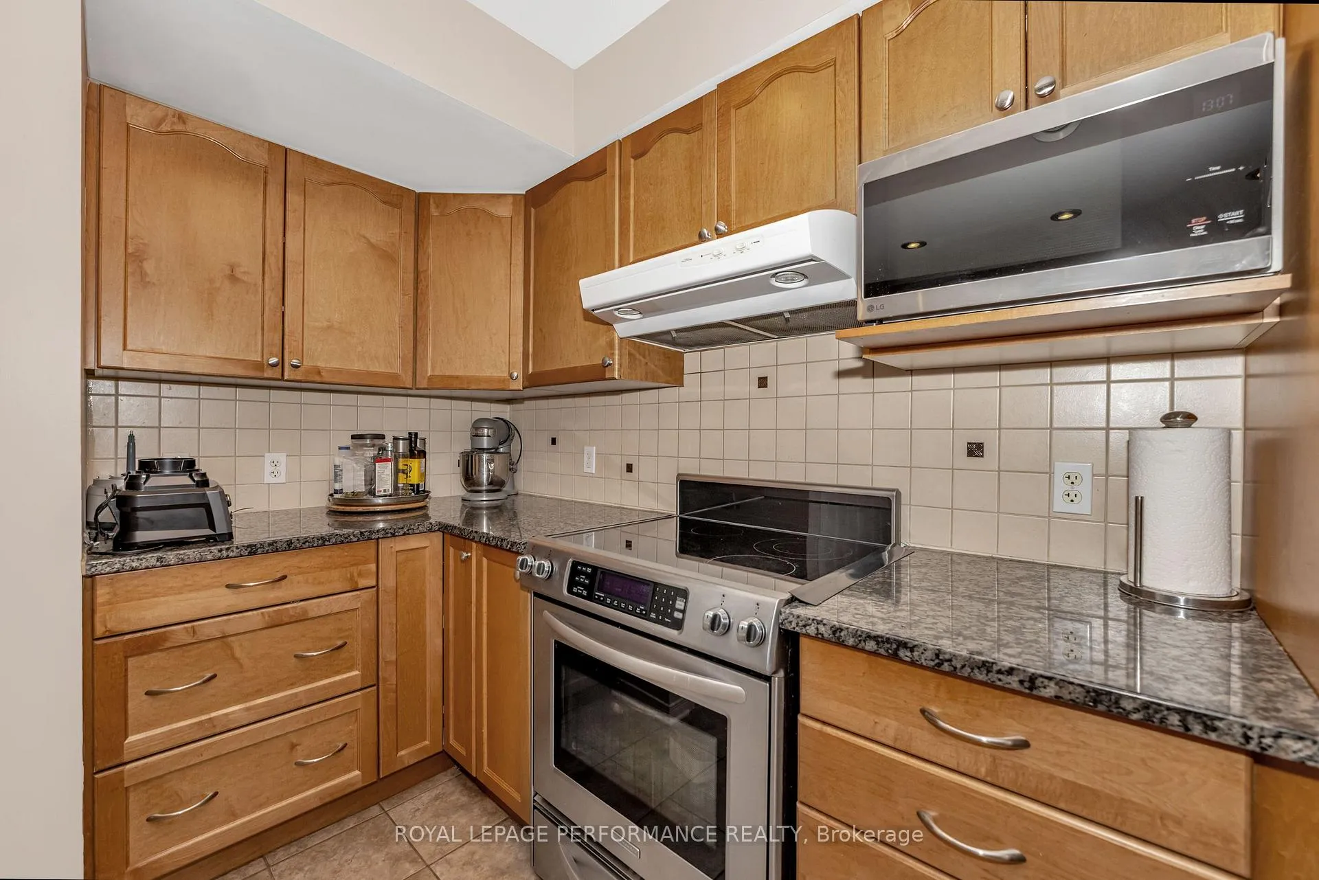 Photo 14 of Unit 203, 1921 St Joseph Boulevard, Ottawa, Convent Glen South — HOMEH
