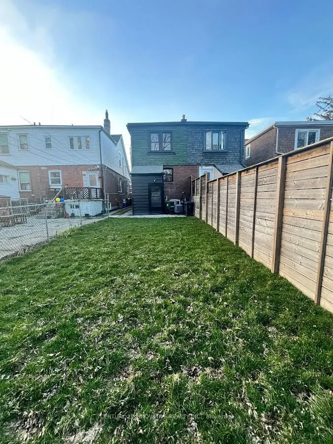 Photo 5 of 371 Milverton Boulevard, Toronto, Danforth Village-East York — HOMEH