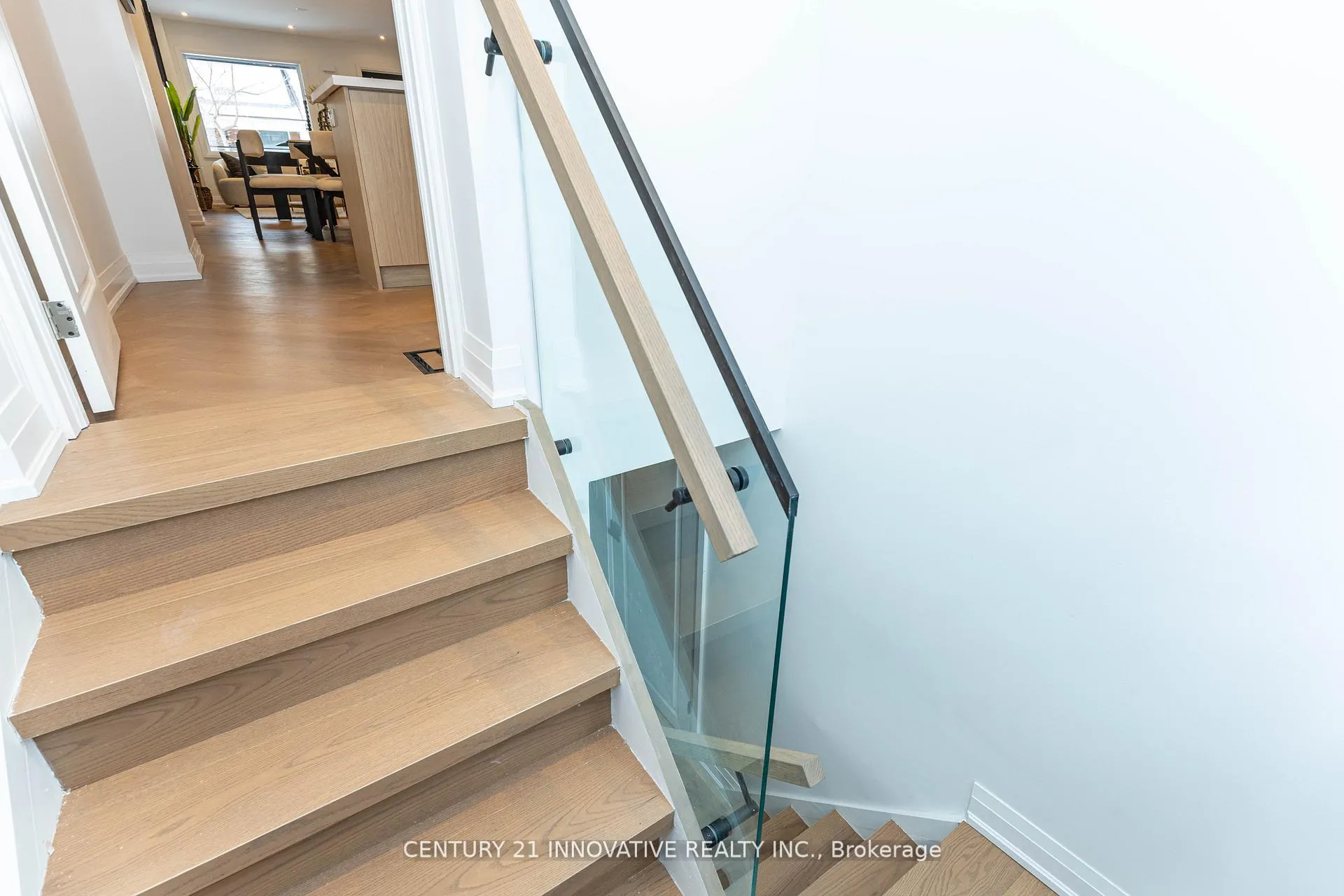 Photo 13 of 371 Milverton Boulevard, Toronto, Danforth Village-East York — HOMEH