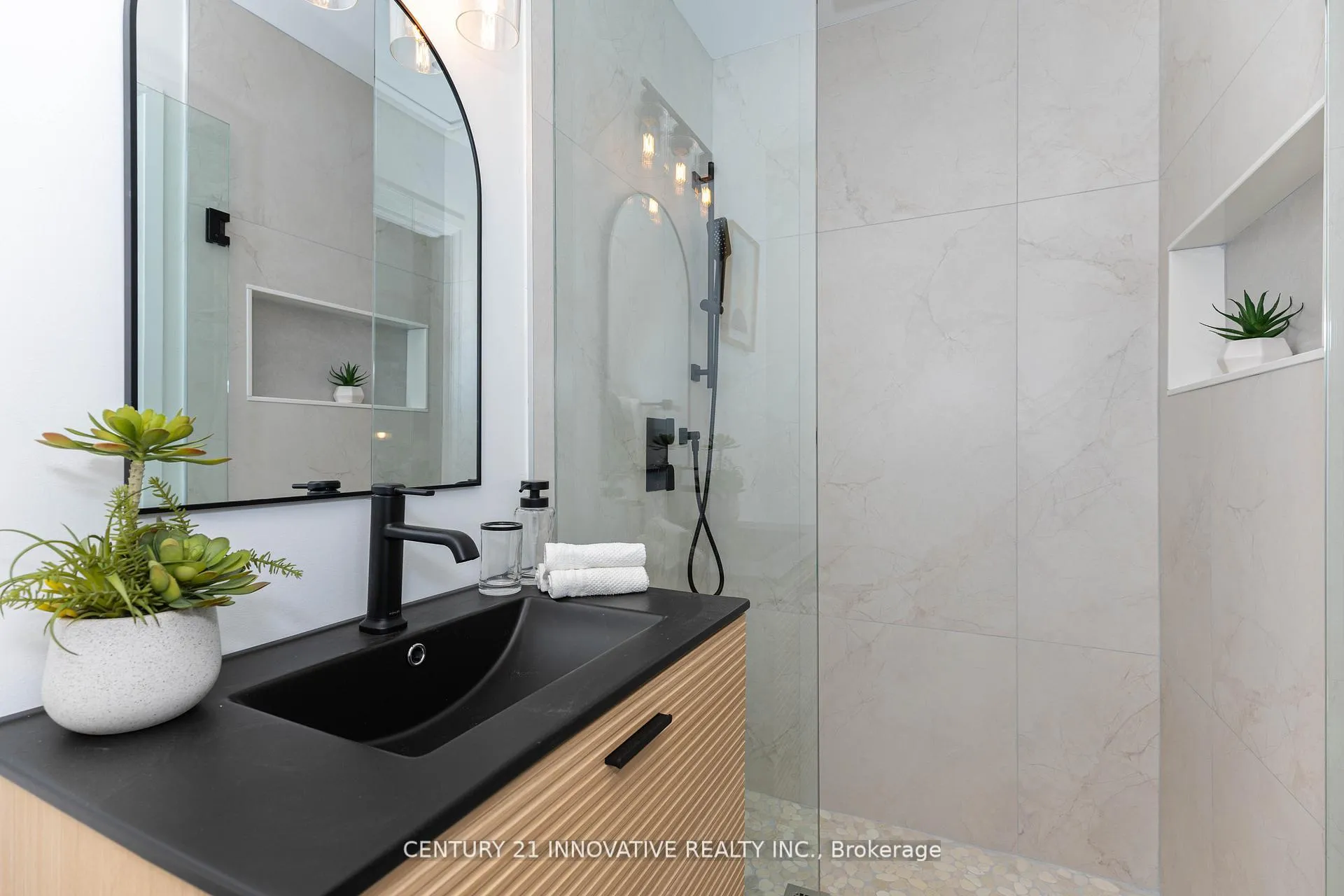 Photo 32 of 371 Milverton Boulevard, Toronto, Danforth Village-East York — HOMEH