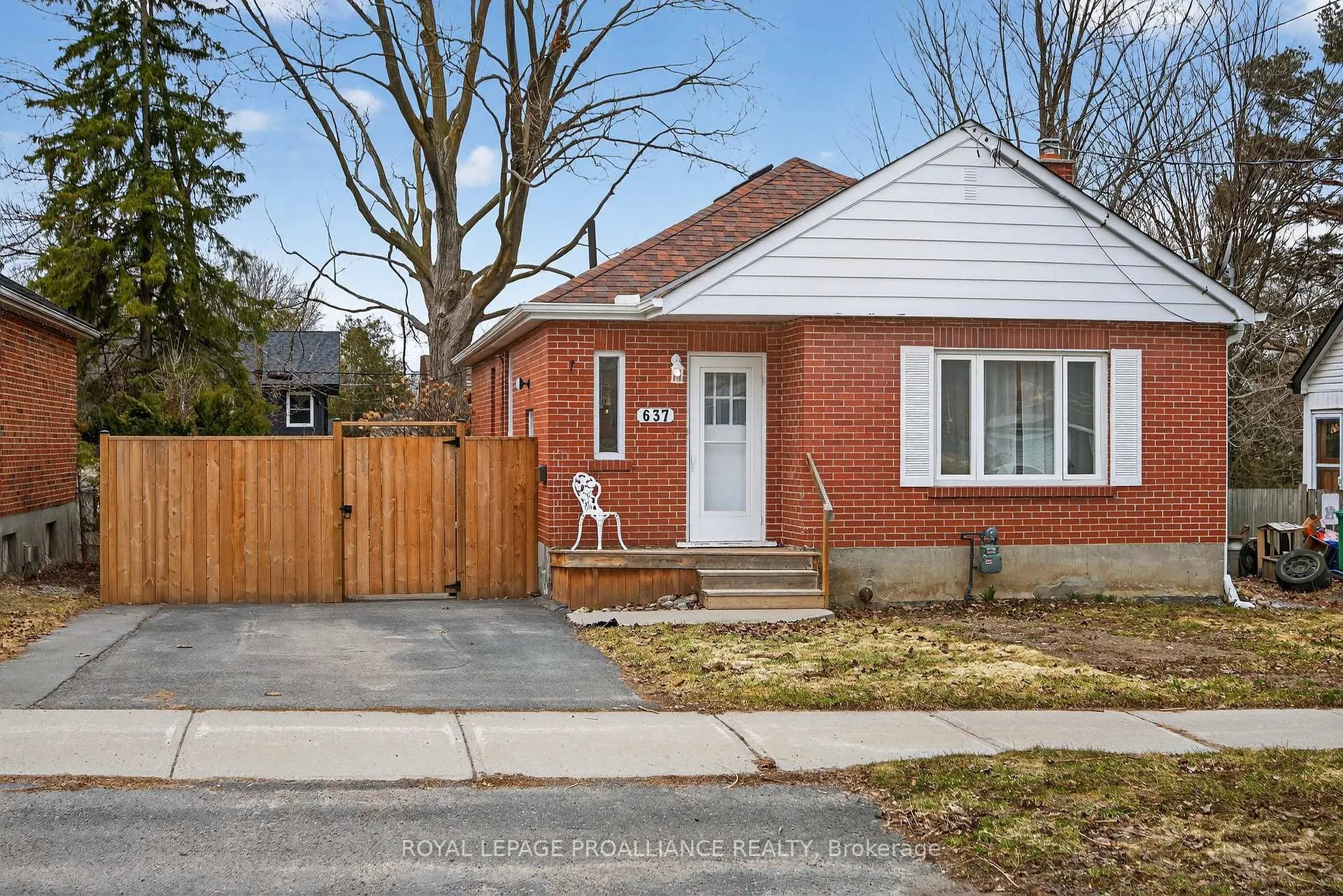 Photo 1 of 637 Beverly Street, Peterborough, Ashburnham Ward 4 — HOMEH