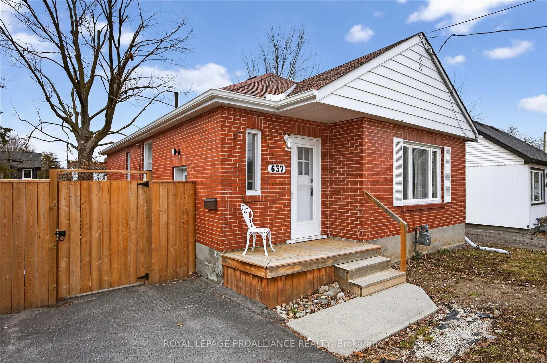 Photo 2 of 637 Beverly Street, Peterborough, Ashburnham Ward 4 — HOMEH
