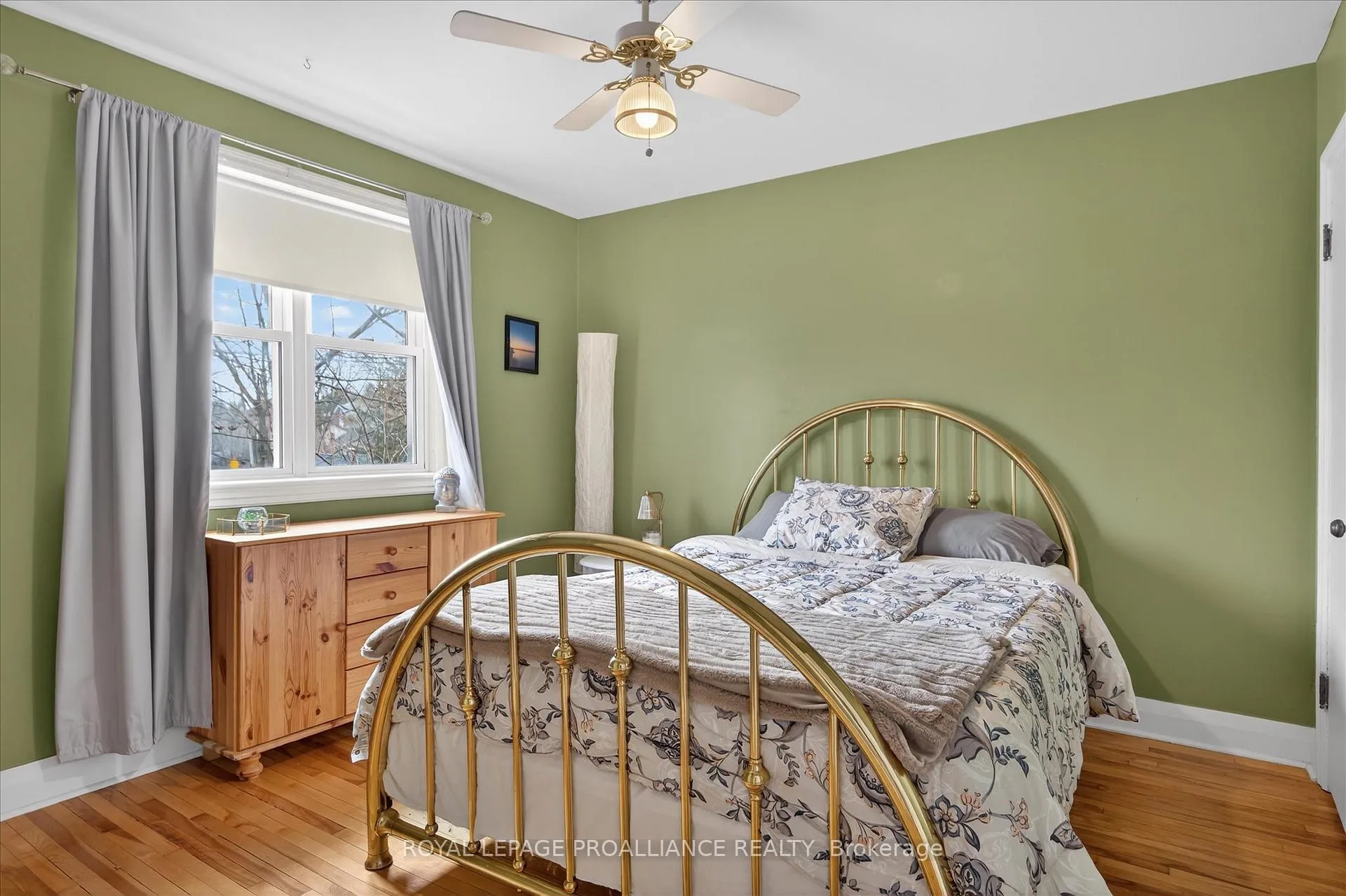 Photo 14 of 637 Beverly Street, Peterborough, Ashburnham Ward 4 — HOMEH