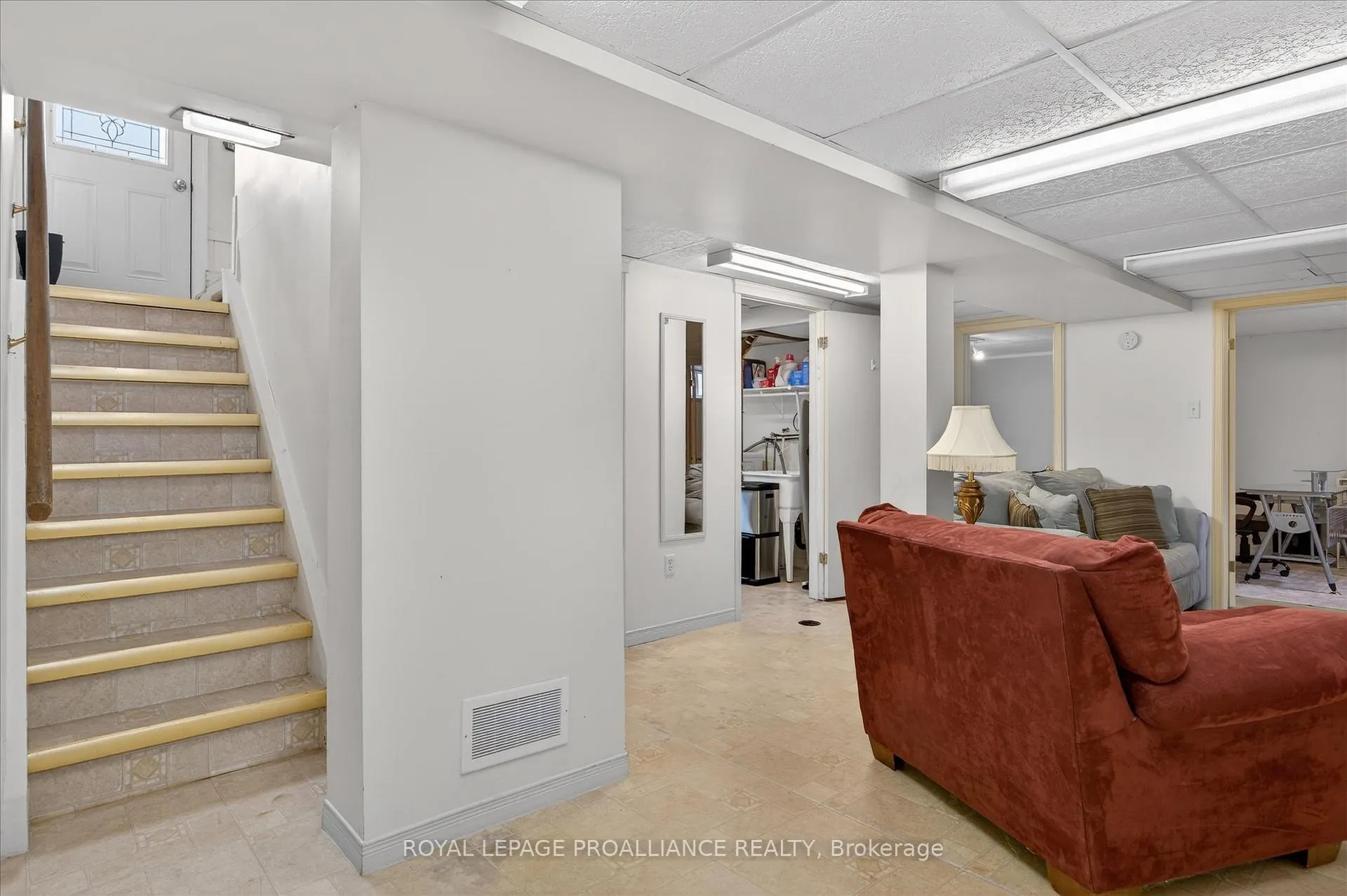 Photo 16 of 637 Beverly Street, Peterborough, Ashburnham Ward 4 — HOMEH