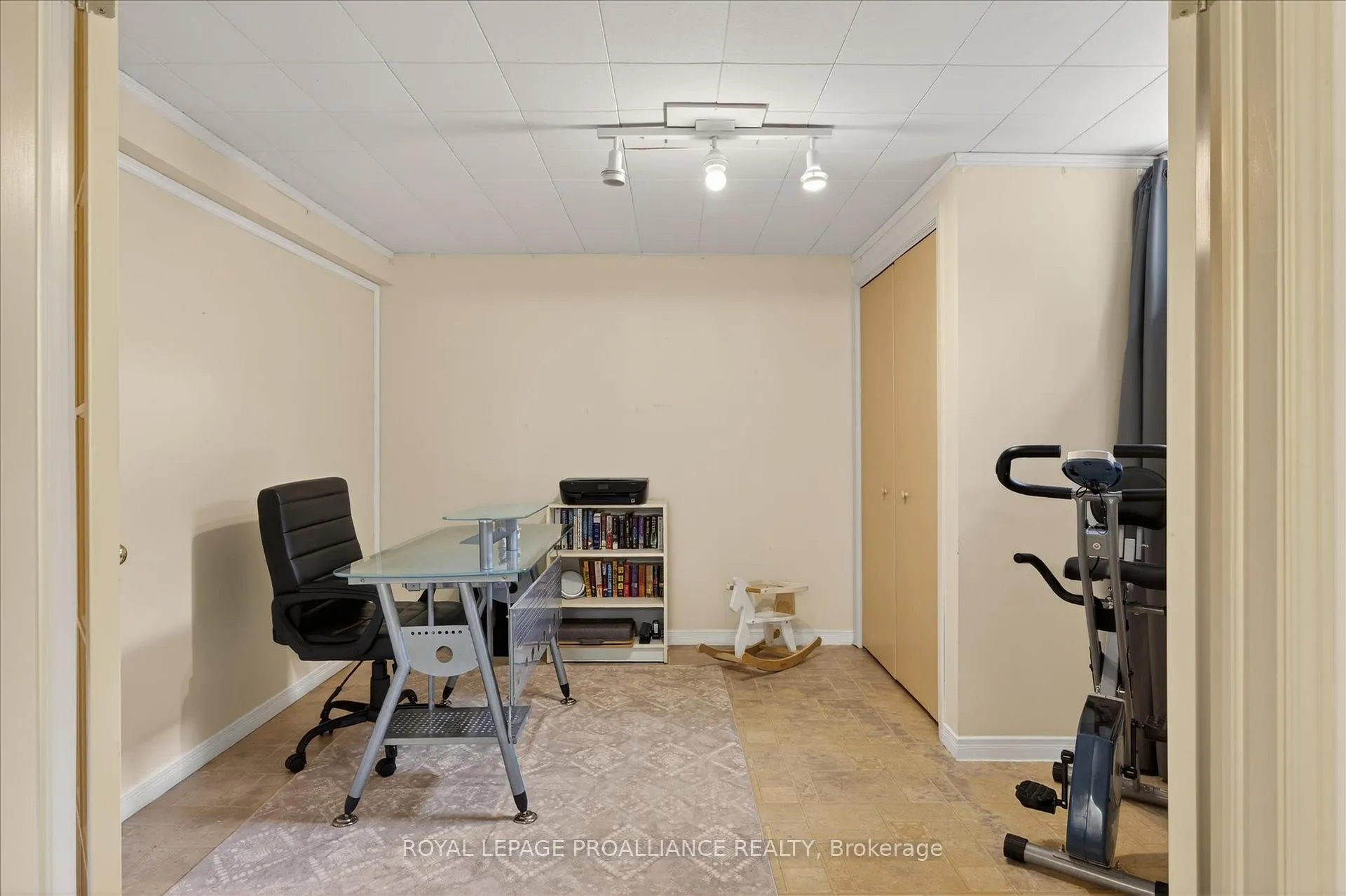 Photo 20 of 637 Beverly Street, Peterborough, Ashburnham Ward 4 — HOMEH