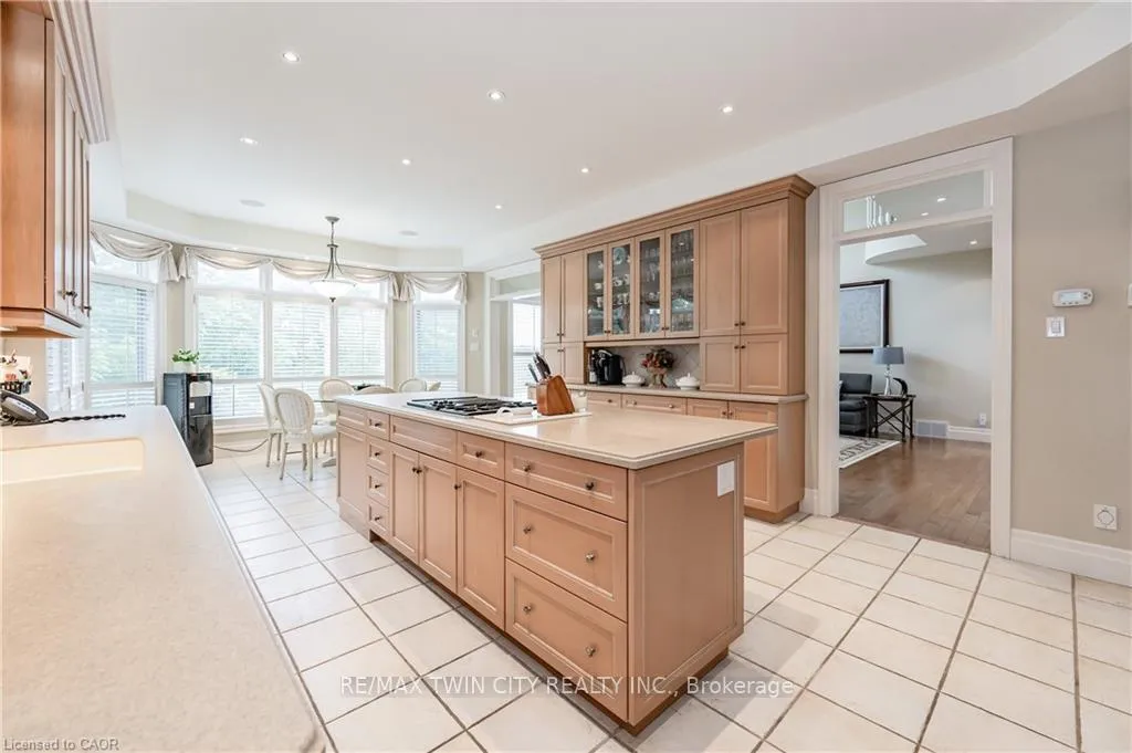 Photo 12 of 338 River Oak Place, Waterloo — HOMEH