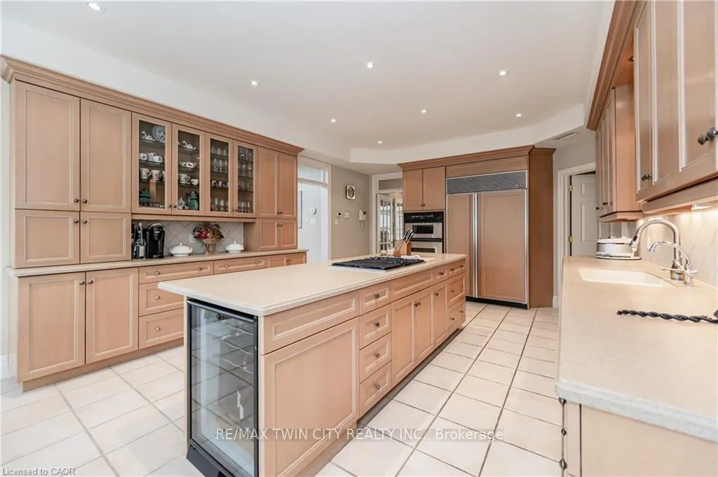 Photo 13 of 338 River Oak Place, Waterloo — HOMEH