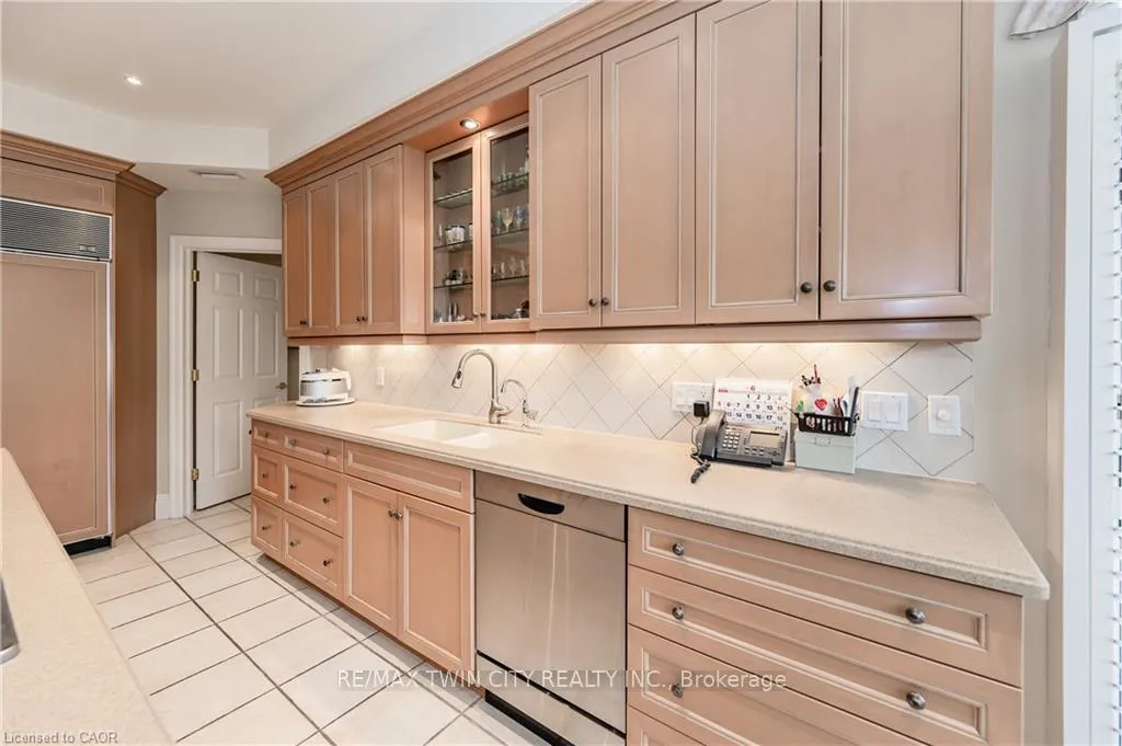 Photo 14 of 338 River Oak Place, Waterloo — HOMEH