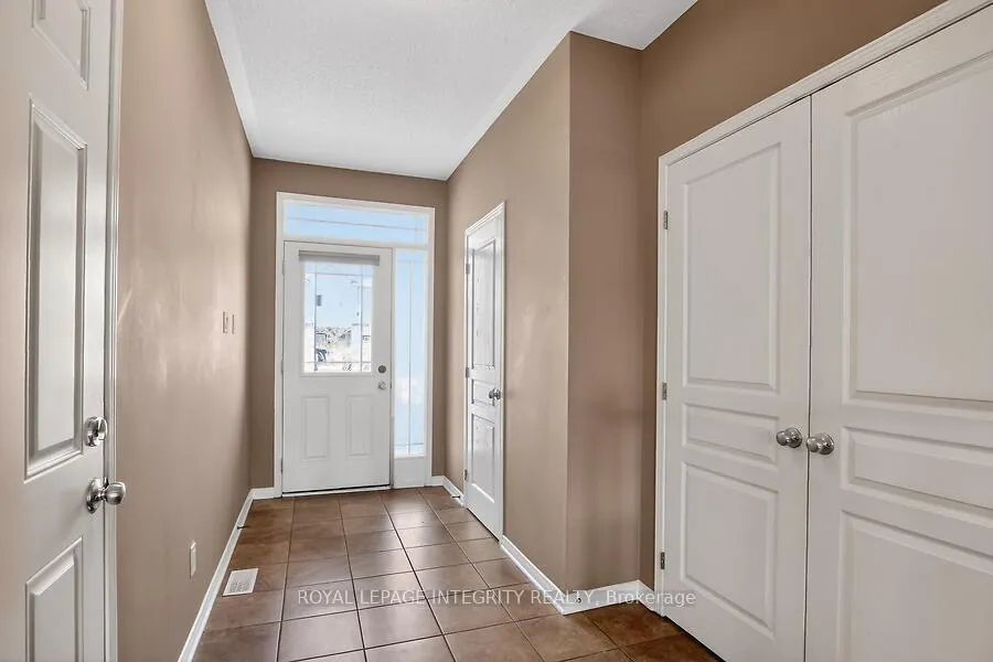 Photo 3 of 672 Pepperville Crescent E, Ottawa, Kanata - Emerald Meadows/Trailwest — HOMEH