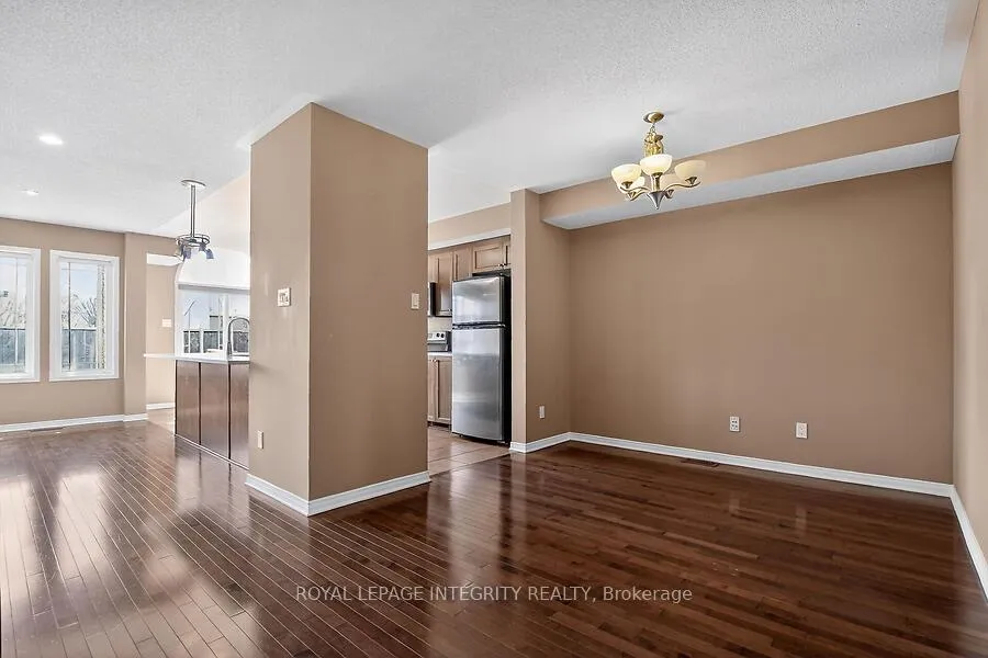 Photo 5 of 672 Pepperville Crescent E, Ottawa, Kanata - Emerald Meadows/Trailwest — HOMEH