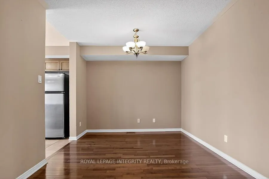 Photo 7 of 672 Pepperville Crescent E, Ottawa, Kanata - Emerald Meadows/Trailwest — HOMEH