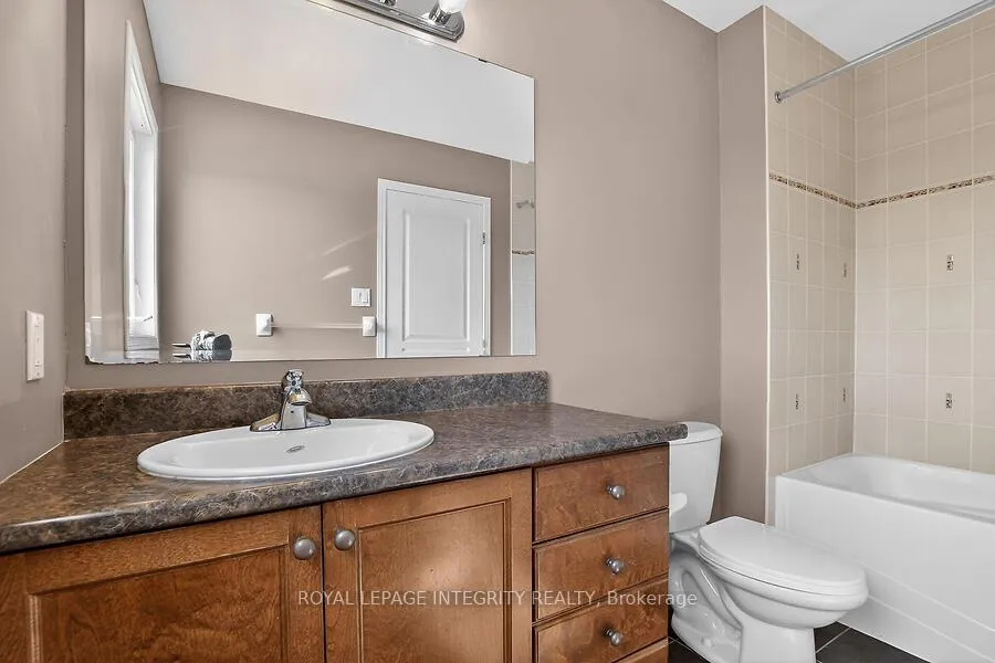 Photo 17 of 672 Pepperville Crescent E, Ottawa, Kanata - Emerald Meadows/Trailwest — HOMEH
