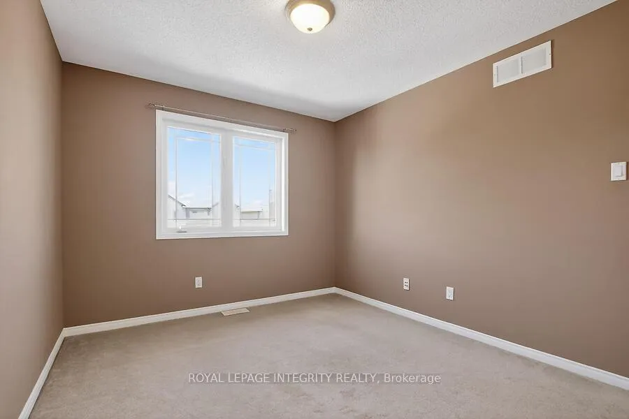 Photo 20 of 672 Pepperville Crescent E, Ottawa, Kanata - Emerald Meadows/Trailwest — HOMEH