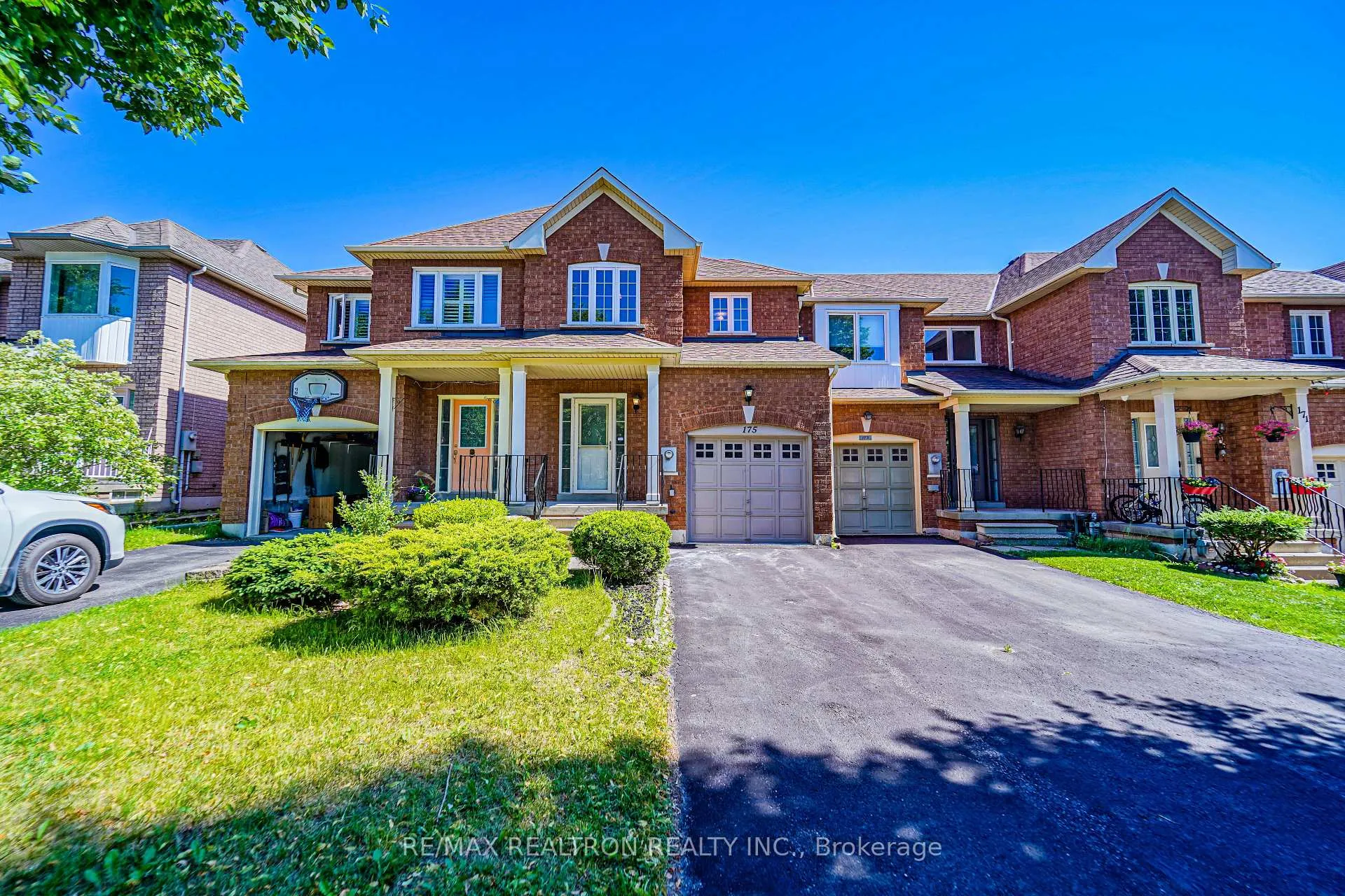Photo 2 of 175 Trail Ridge Lane, Markham, Berczy — HOMEH