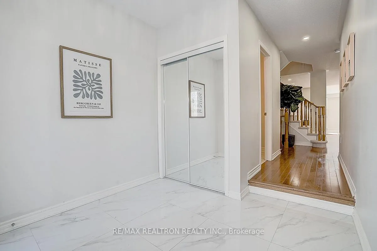 Photo 3 of 175 Trail Ridge Lane, Markham, Berczy — HOMEH