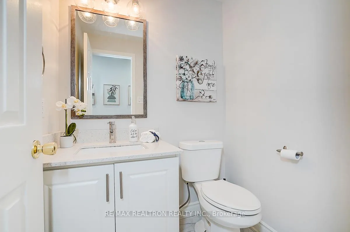 Photo 5 of 175 Trail Ridge Lane, Markham, Berczy — HOMEH