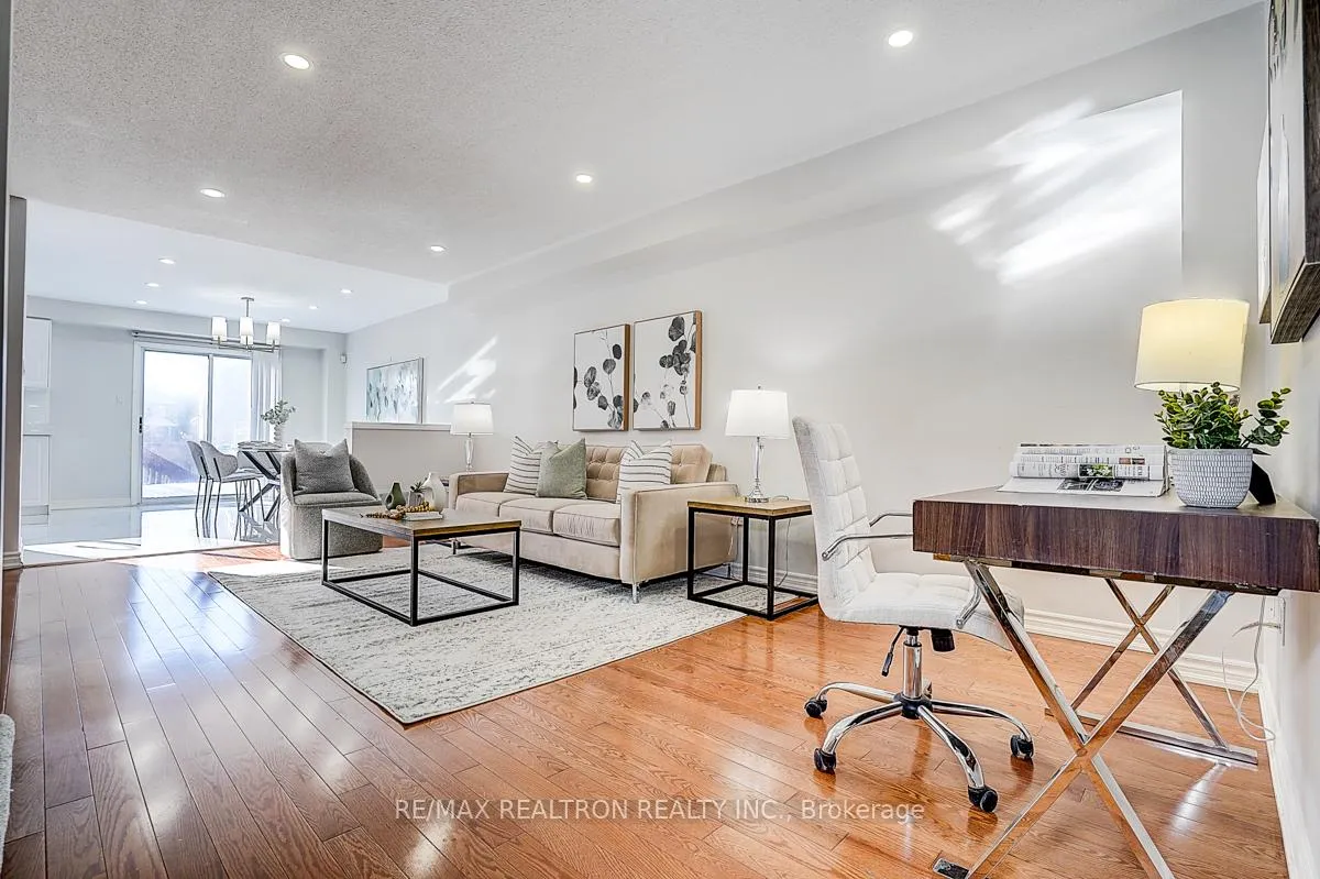 Photo 6 of 175 Trail Ridge Lane, Markham, Berczy — HOMEH