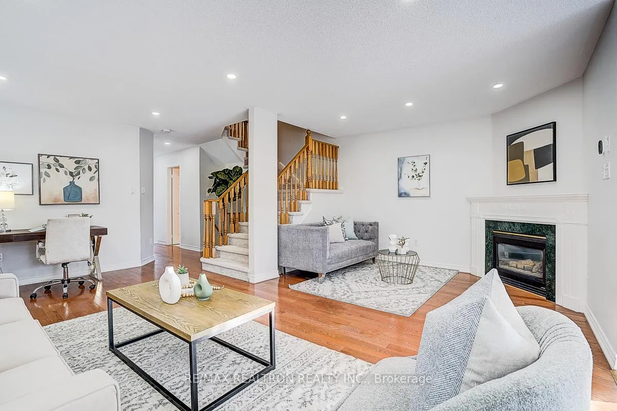 Photo 12 of 175 Trail Ridge Lane, Markham, Berczy — HOMEH