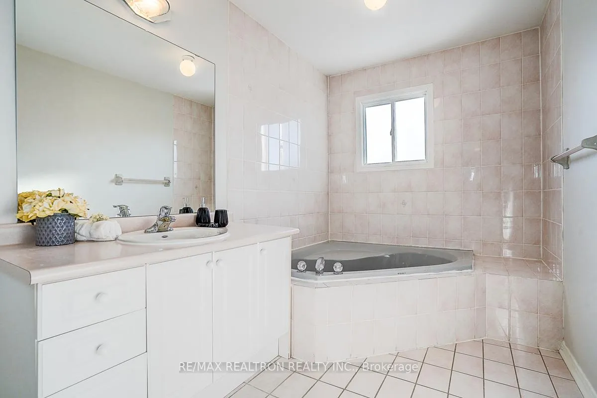 Photo 31 of 175 Trail Ridge Lane, Markham, Berczy — HOMEH