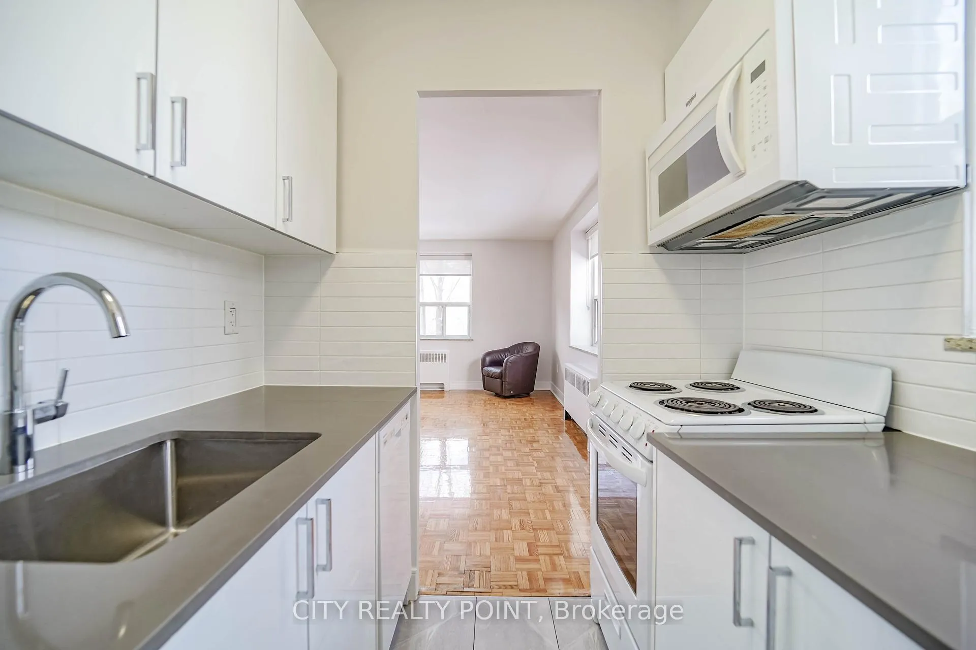 Front of Unit 102, 1291 Bayview Avenue N